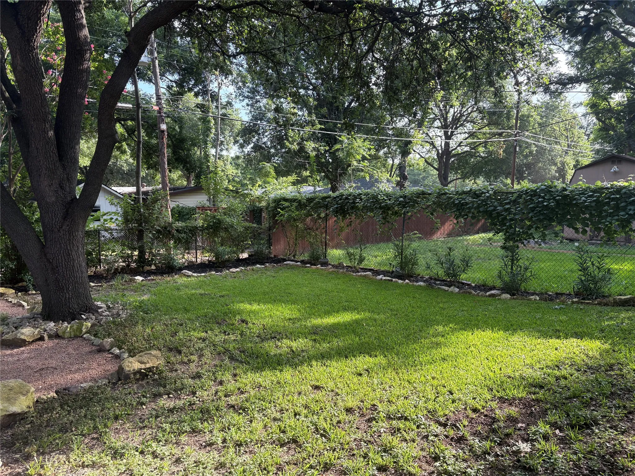 Single Family Residence For Rent in Dallas County , 1911 Ferndale Avenue, Dallas, Texas 75224, 3 Bedroom, 1 Bathroom, 1 Garage spaces, 1,532 Sqft, built in 1952, mls#21402908, Real Estate Agent in Dallas, Homes For Rent in Dallas county, Homes For Rent in Dallas, Realtor in Dallas Texas, Real Estate Brokerage Independent Realty Texas, Luminita Cordes Realtor