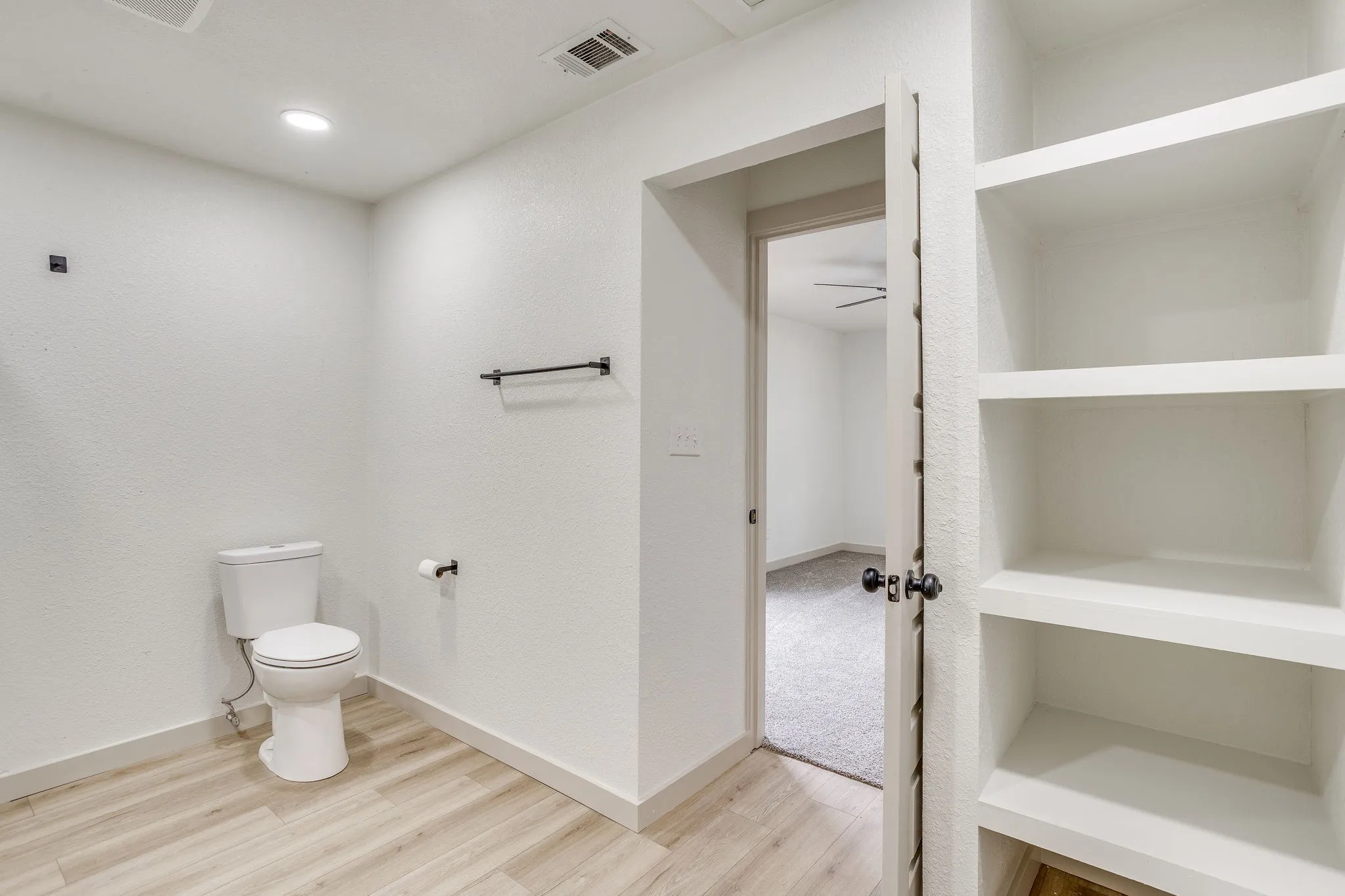 Single Family Residence For Sale in Johnson County , 703 Odell Street, Cleburne, Texas 76033, 4 Bedroom, 2 Bathroom, Garage spaces, 1,431 Sqft, built in 1970, mls#21400602, Real Estate Agent in Cleburne, Homes For Sale in Johnson county, Homes For Sale in Cleburne, Realtor in Cleburne Texas, Real Estate Brokerage Independent Realty Texas, Luminita Cordes Realtor