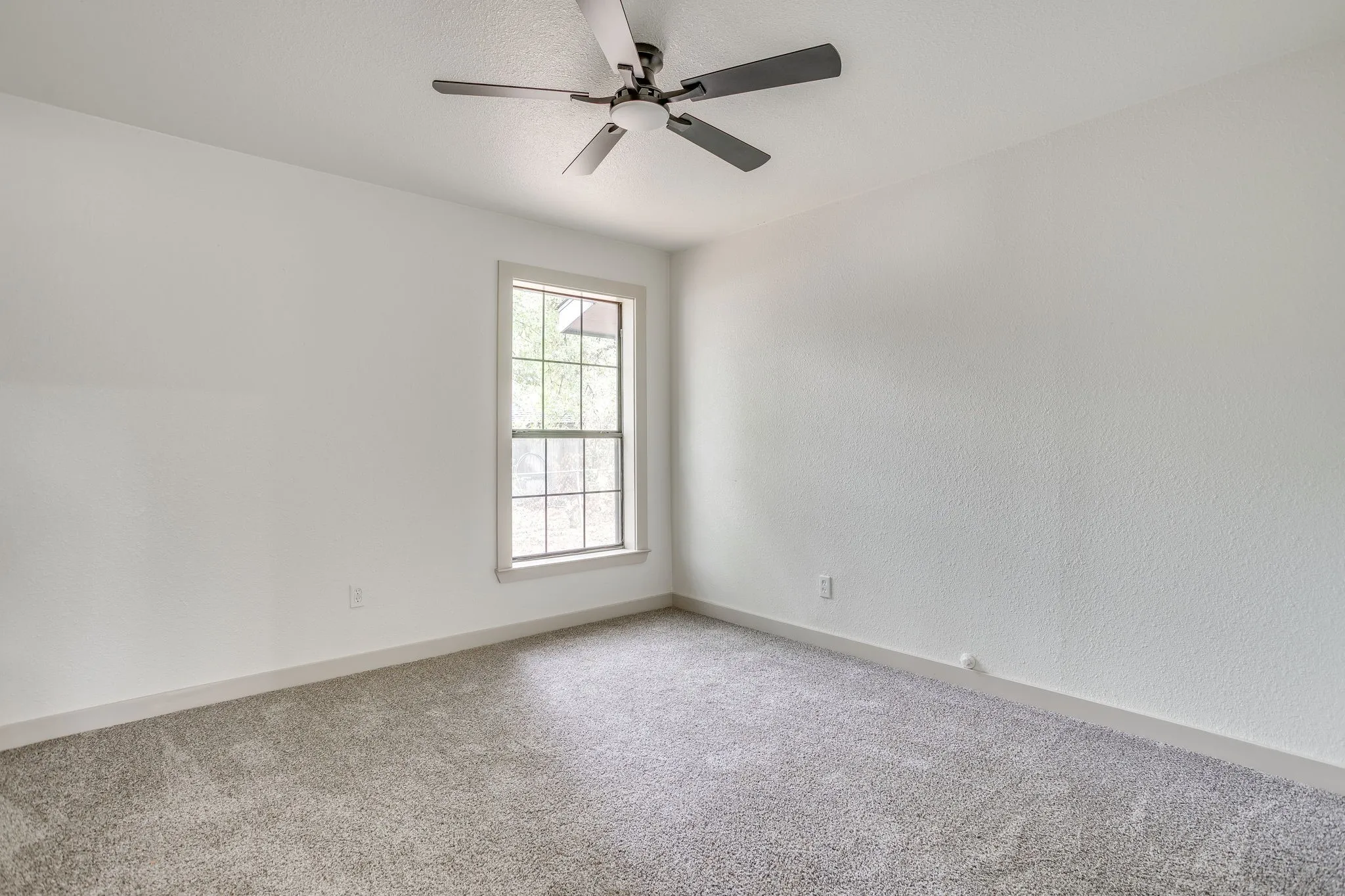 Single Family Residence For Sale in Johnson County , 703 Odell Street, Cleburne, Texas 76033, 4 Bedroom, 2 Bathroom, Garage spaces, 1,431 Sqft, built in 1970, mls#21400602, Real Estate Agent in Cleburne, Homes For Sale in Johnson county, Homes For Sale in Cleburne, Realtor in Cleburne Texas, Real Estate Brokerage Independent Realty Texas, Luminita Cordes Realtor