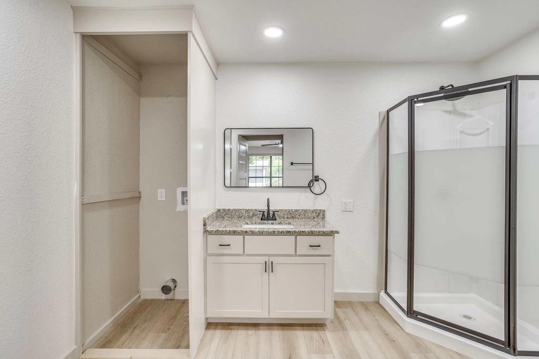 Single Family Residence For Sale in Johnson County , 703 Odell Street, Cleburne, Texas 76033, 4 Bedroom, 2 Bathroom, Garage spaces, 1,431 Sqft, built in 1970, mls#21400602, Real Estate Agent in Cleburne, Homes For Sale in Johnson county, Homes For Sale in Cleburne, Realtor in Cleburne Texas, Real Estate Brokerage Independent Realty Texas, Luminita Cordes Realtor