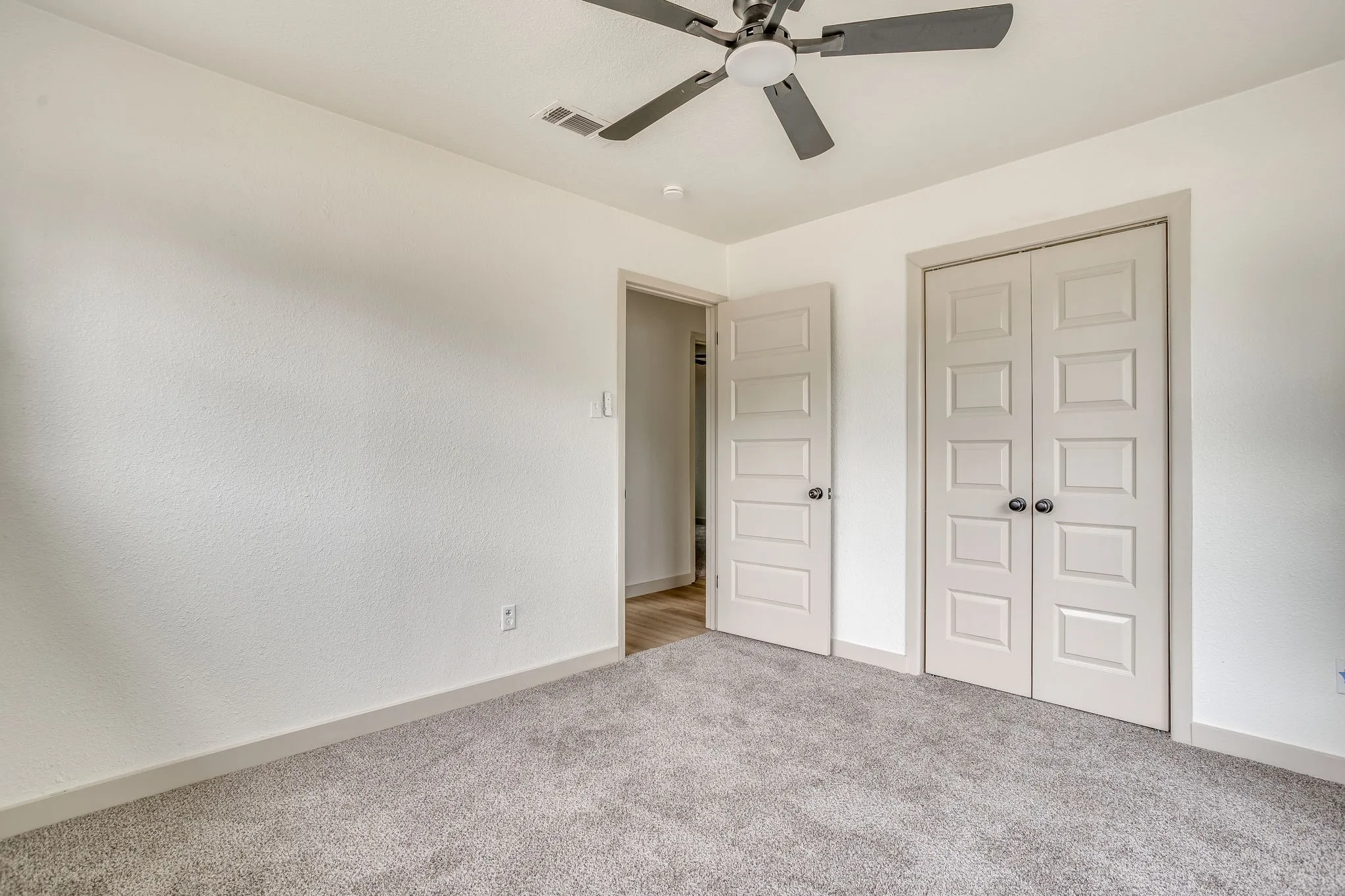 Single Family Residence For Sale in Johnson County , 703 Odell Street, Cleburne, Texas 76033, 4 Bedroom, 2 Bathroom, Garage spaces, 1,431 Sqft, built in 1970, mls#21400602, Real Estate Agent in Cleburne, Homes For Sale in Johnson county, Homes For Sale in Cleburne, Realtor in Cleburne Texas, Real Estate Brokerage Independent Realty Texas, Luminita Cordes Realtor