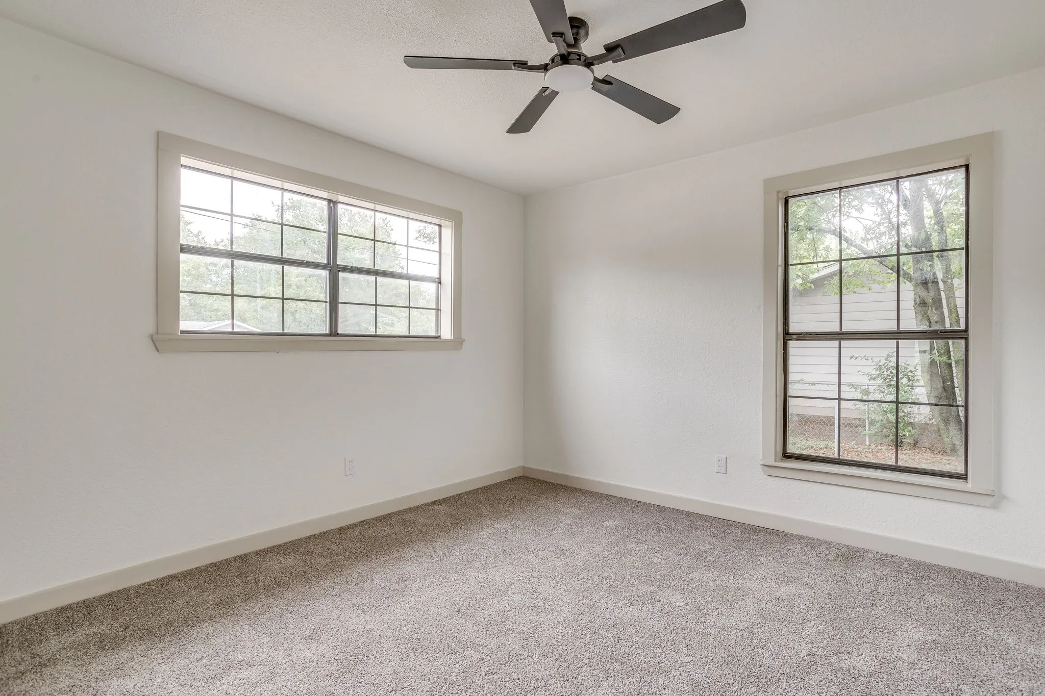 Single Family Residence For Sale in Johnson County , 703 Odell Street, Cleburne, Texas 76033, 4 Bedroom, 2 Bathroom, Garage spaces, 1,431 Sqft, built in 1970, mls#21400602, Real Estate Agent in Cleburne, Homes For Sale in Johnson county, Homes For Sale in Cleburne, Realtor in Cleburne Texas, Real Estate Brokerage Independent Realty Texas, Luminita Cordes Realtor