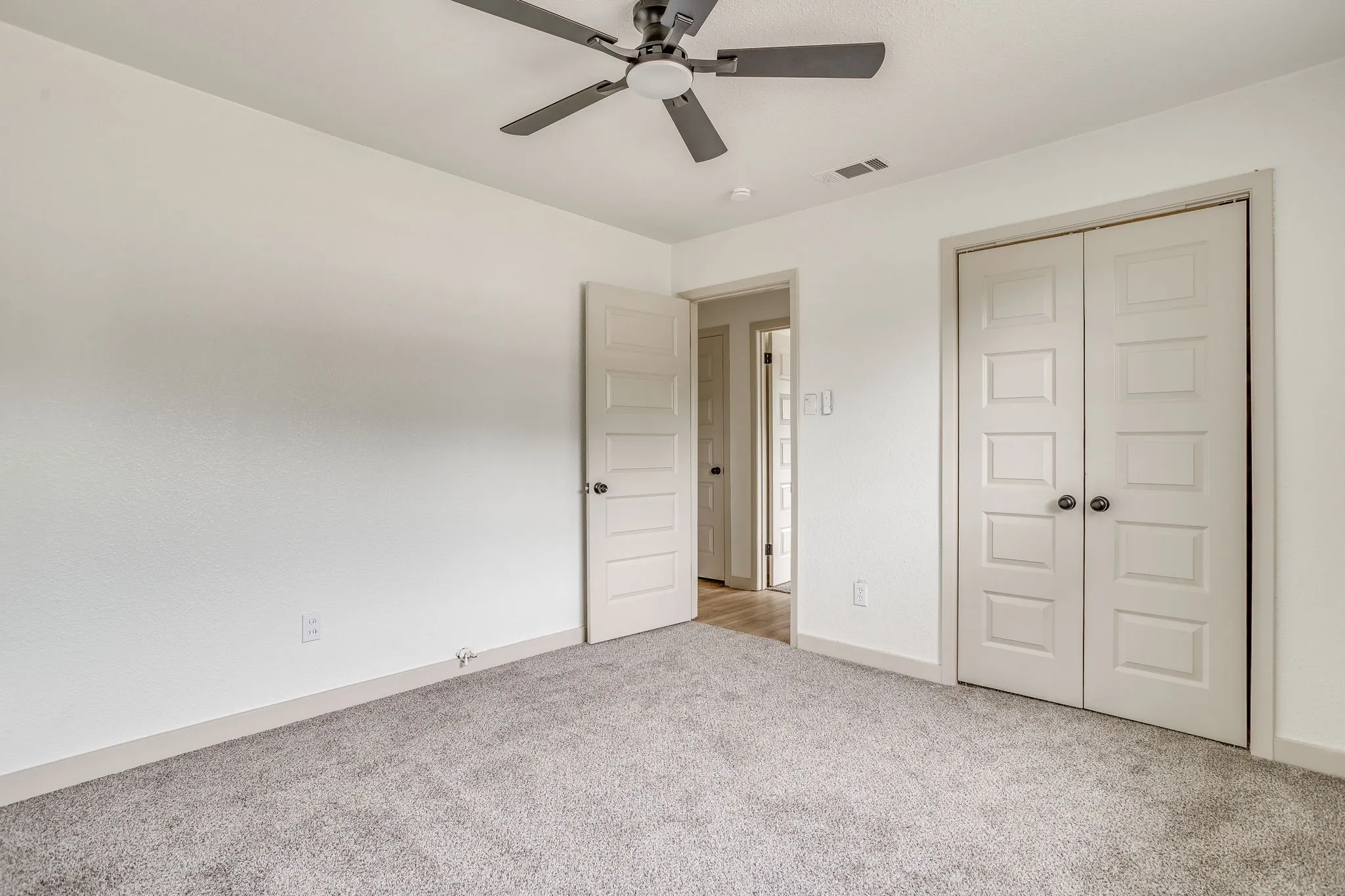 Single Family Residence For Sale in Johnson County , 703 Odell Street, Cleburne, Texas 76033, 4 Bedroom, 2 Bathroom, Garage spaces, 1,431 Sqft, built in 1970, mls#21400602, Real Estate Agent in Cleburne, Homes For Sale in Johnson county, Homes For Sale in Cleburne, Realtor in Cleburne Texas, Real Estate Brokerage Independent Realty Texas, Luminita Cordes Realtor
