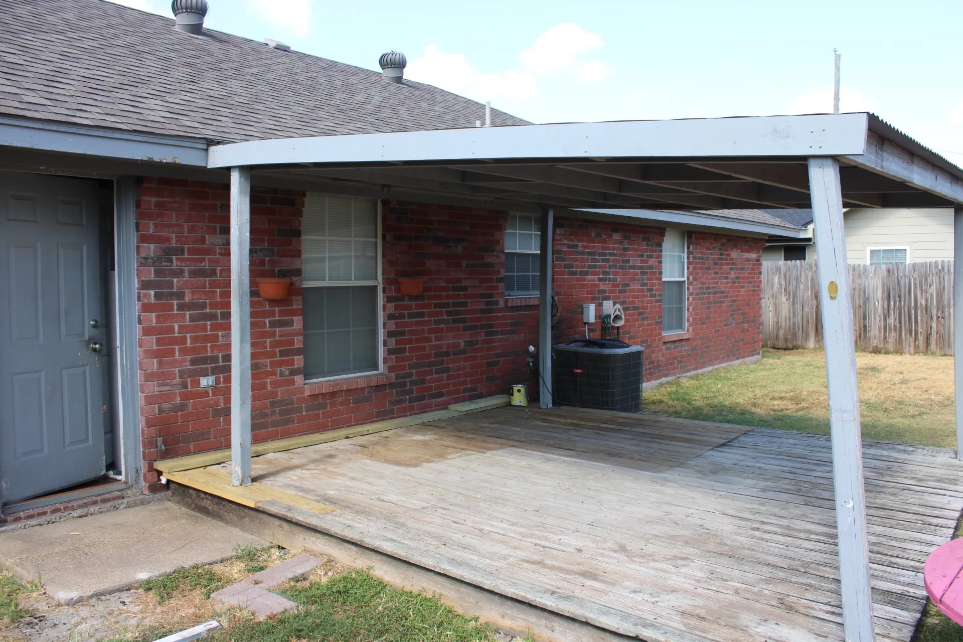 Single Family Residence For Rent in Kaufman County , 307 Briar Creek Drive, Crandall, Texas 75114, 4 Bedroom, 1 Bathroom, Garage spaces, 1,296 Sqft, built in 1991, mls#21402926, Real Estate Agent in Crandall, Homes For Rent in Kaufman county, Homes For Rent in Crandall, Realtor in Crandall Texas, Real Estate Brokerage Independent Realty Texas, Luminita Cordes Realtor
