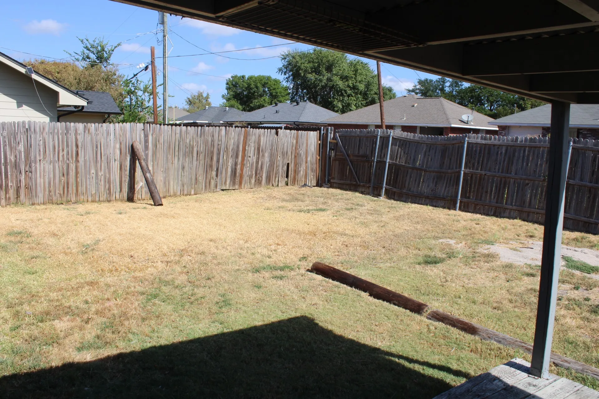 Single Family Residence For Rent in Kaufman County , 307 Briar Creek Drive, Crandall, Texas 75114, 4 Bedroom, 1 Bathroom, Garage spaces, 1,296 Sqft, built in 1991, mls#21402926, Real Estate Agent in Crandall, Homes For Rent in Kaufman county, Homes For Rent in Crandall, Realtor in Crandall Texas, Real Estate Brokerage Independent Realty Texas, Luminita Cordes Realtor