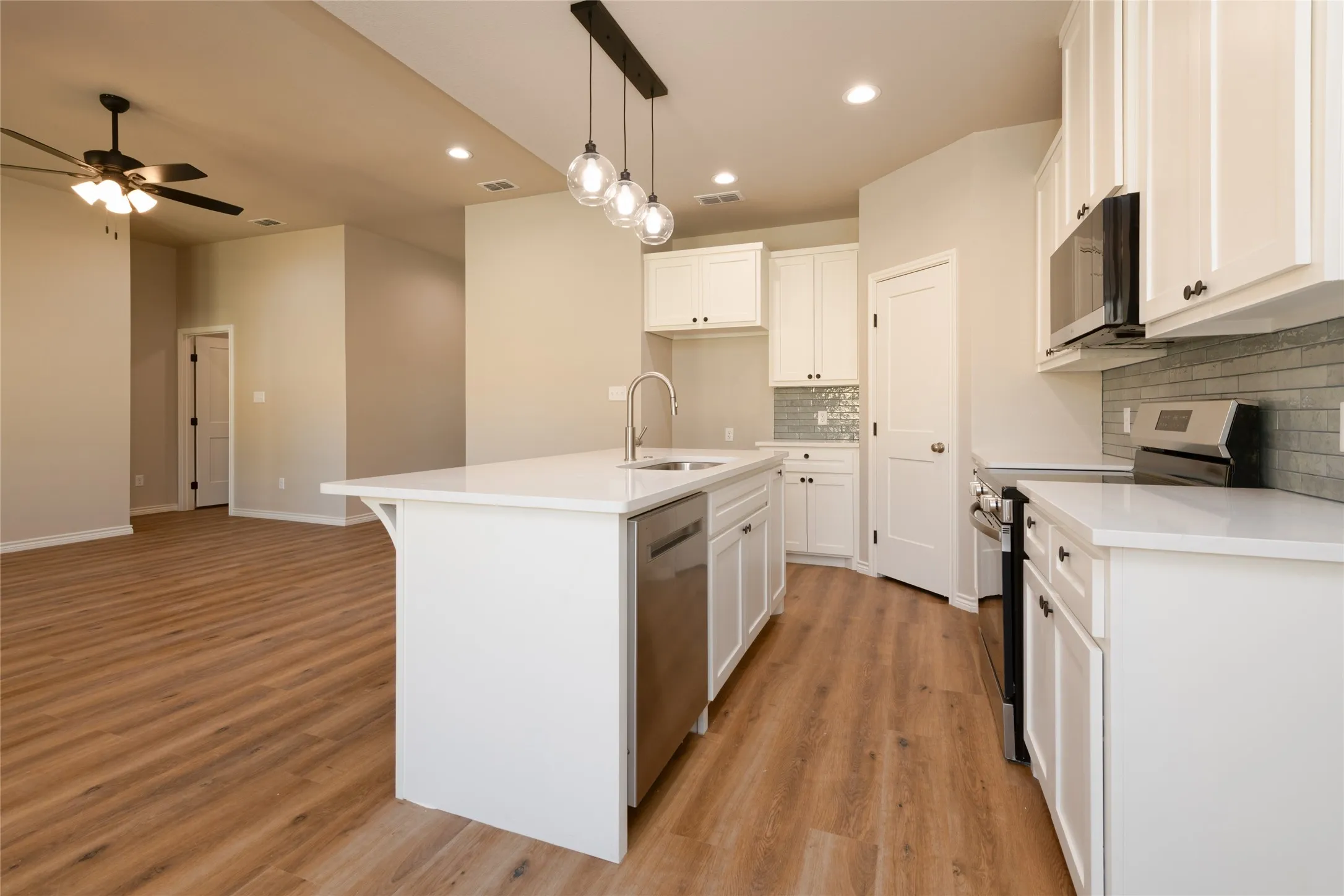 Single Family Residence For Sale in Callahan County , 119 Shallow Water Court, Clyde, Texas 79510, 3 Bedroom, 2 Bathroom, 2 Garage spaces, 1,448 Sqft, built in 2026, mls#21402761, Real Estate Agent in Clyde, Homes For Sale in Callahan county, Homes For Sale in Clyde, Realtor in Clyde Texas, Real Estate Brokerage Independent Realty Texas, Luminita Cordes Realtor
