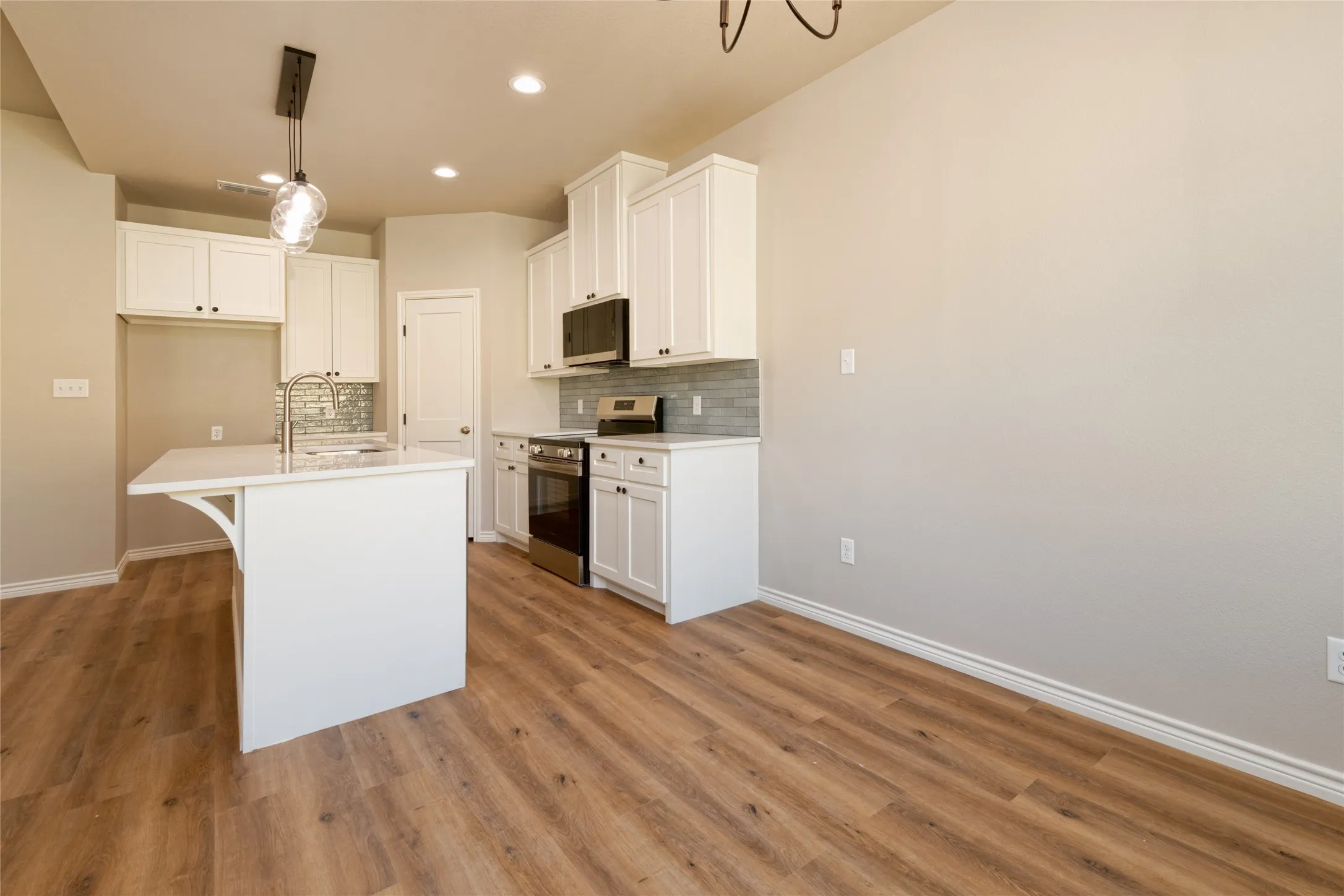 Single Family Residence For Sale in Callahan County , 119 Shallow Water Court, Clyde, Texas 79510, 3 Bedroom, 2 Bathroom, 2 Garage spaces, 1,448 Sqft, built in 2026, mls#21402761, Real Estate Agent in Clyde, Homes For Sale in Callahan county, Homes For Sale in Clyde, Realtor in Clyde Texas, Real Estate Brokerage Independent Realty Texas, Luminita Cordes Realtor