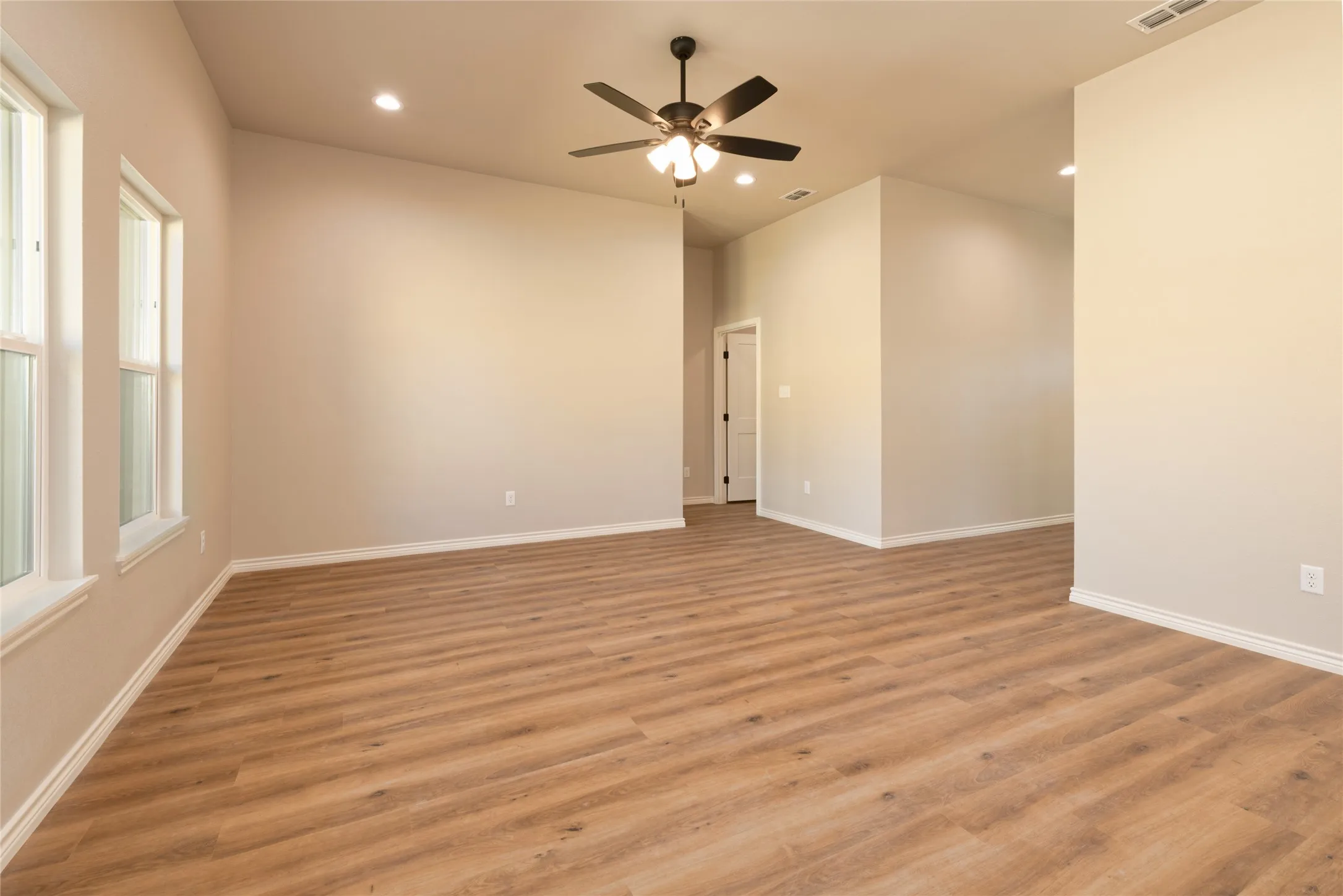 Single Family Residence For Sale in Callahan County , 119 Shallow Water Court, Clyde, Texas 79510, 3 Bedroom, 2 Bathroom, 2 Garage spaces, 1,448 Sqft, built in 2026, mls#21402761, Real Estate Agent in Clyde, Homes For Sale in Callahan county, Homes For Sale in Clyde, Realtor in Clyde Texas, Real Estate Brokerage Independent Realty Texas, Luminita Cordes Realtor