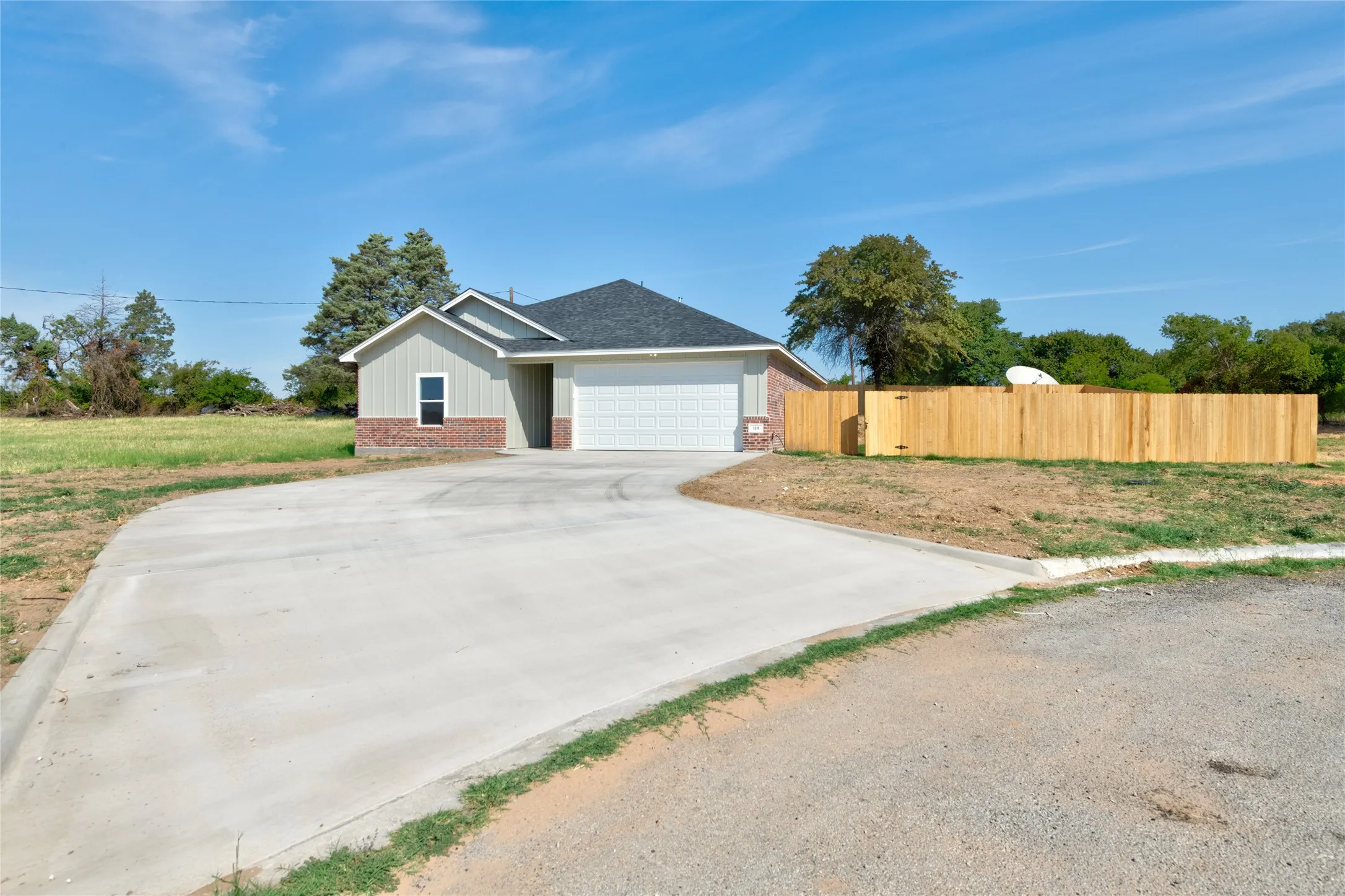 Single Family Residence For Sale in Callahan County , 119 Shallow Water Court, Clyde, Texas 79510, 3 Bedroom, 2 Bathroom, 2 Garage spaces, 1,448 Sqft, built in 2026, mls#21402761, Real Estate Agent in Clyde, Homes For Sale in Callahan county, Homes For Sale in Clyde, Realtor in Clyde Texas, Real Estate Brokerage Independent Realty Texas, Luminita Cordes Realtor