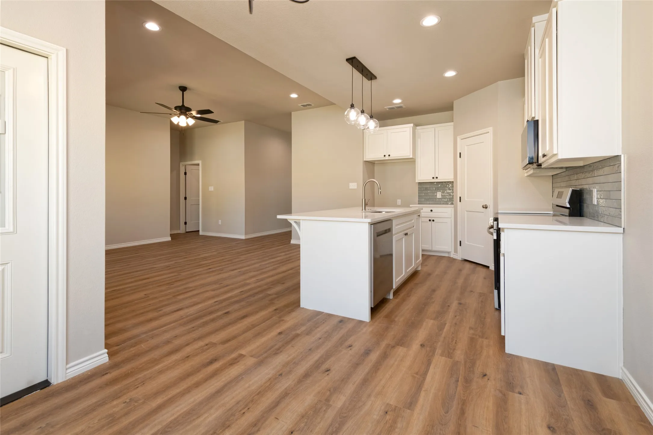 Single Family Residence For Sale in Callahan County , 119 Shallow Water Court, Clyde, Texas 79510, 3 Bedroom, 2 Bathroom, 2 Garage spaces, 1,448 Sqft, built in 2026, mls#21402761, Real Estate Agent in Clyde, Homes For Sale in Callahan county, Homes For Sale in Clyde, Realtor in Clyde Texas, Real Estate Brokerage Independent Realty Texas, Luminita Cordes Realtor