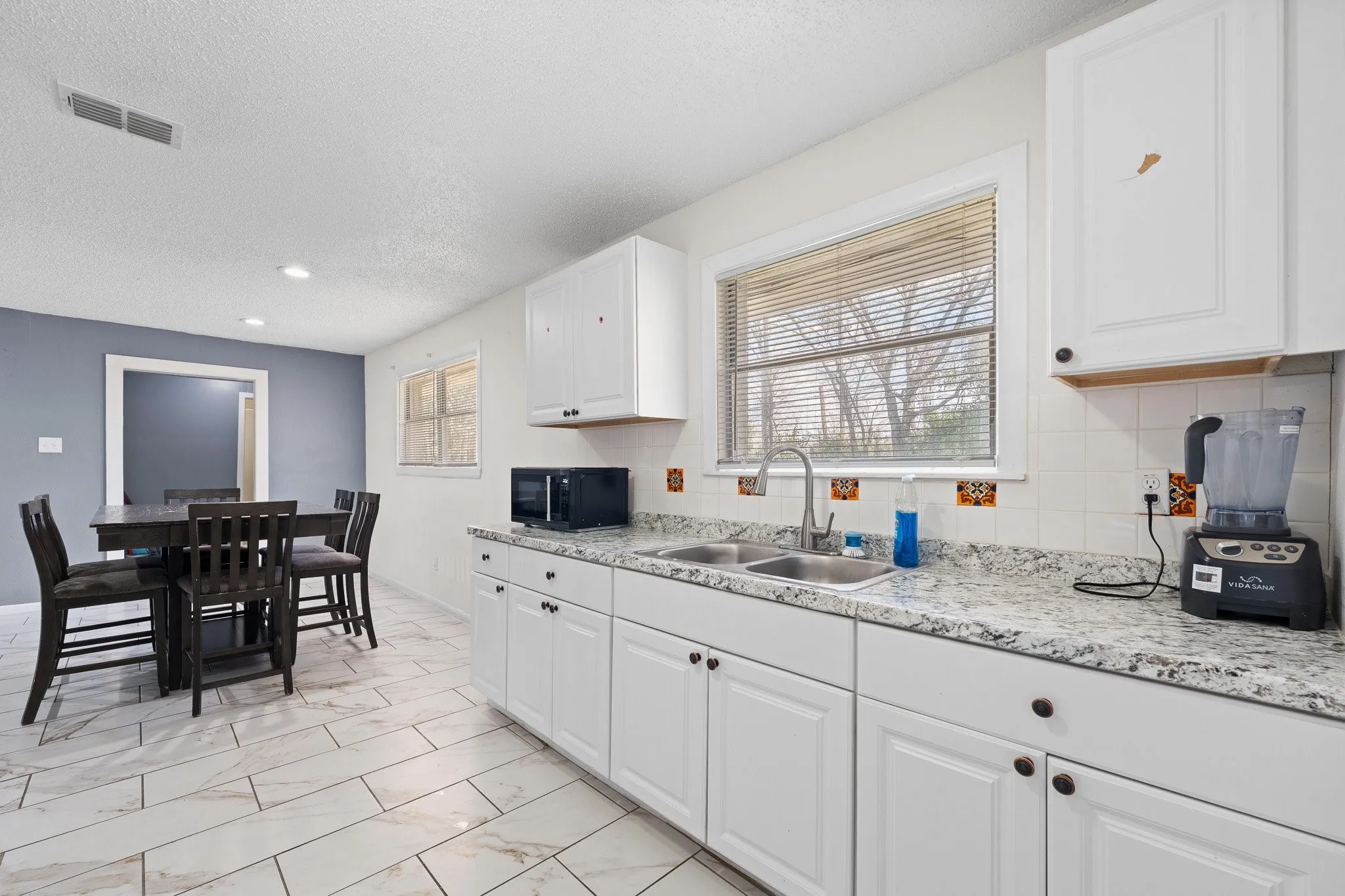 Single Family Residence For Sale in Tarrant County , 5509 Westhaven Drive, Fort Worth, Texas 76132, 3 Bedroom, 2 Bathroom, 2 Garage spaces, 1,323 Sqft, built in 1959, mls#21402924, Real Estate Agent in Fort Worth, Homes For Sale in Tarrant county, Homes For Sale in Fort Worth, Realtor in Fort Worth Texas, Real Estate Brokerage Independent Realty Texas, Luminita Cordes Realtor