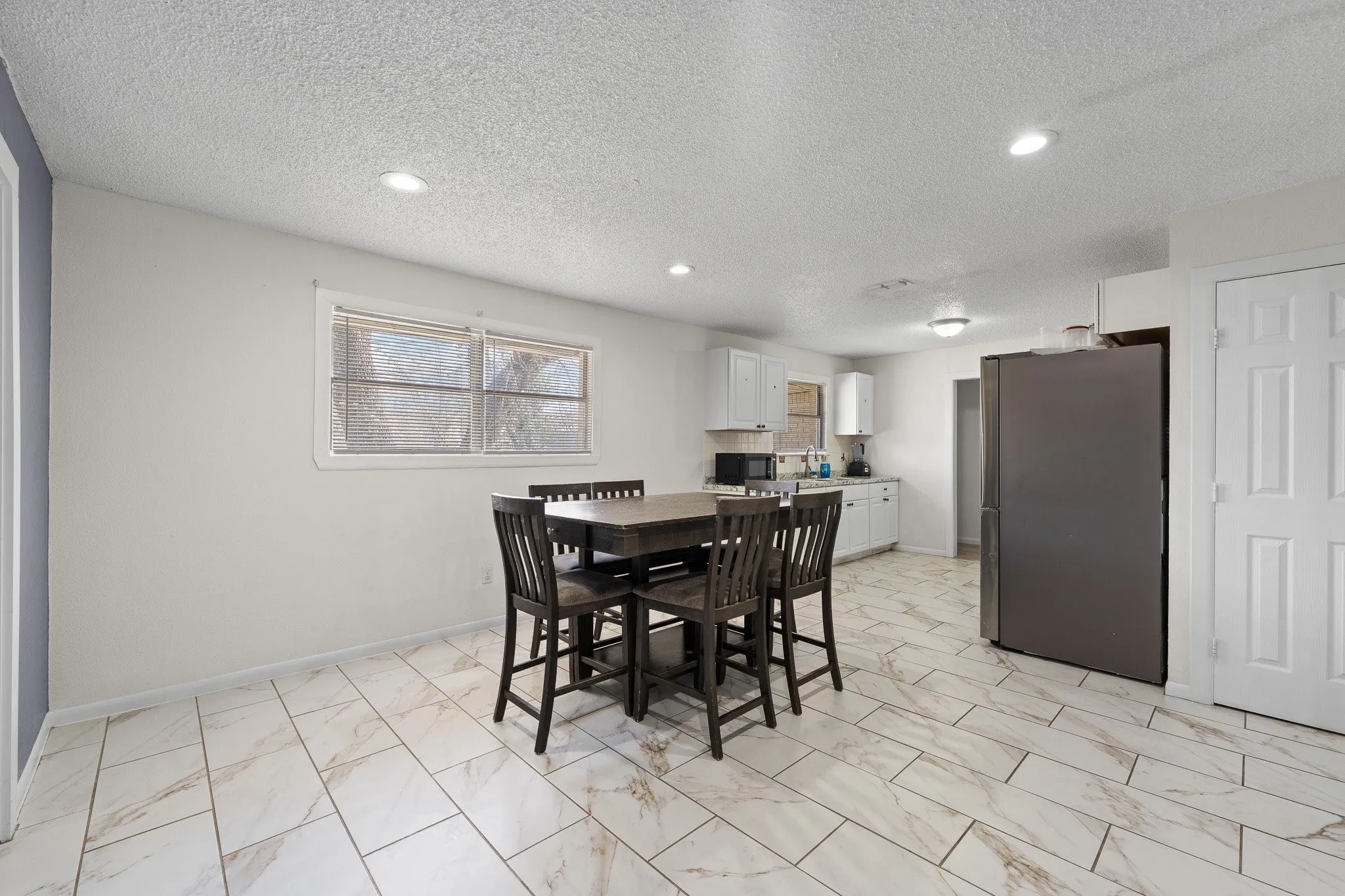 Single Family Residence For Sale in Tarrant County , 5509 Westhaven Drive, Fort Worth, Texas 76132, 3 Bedroom, 2 Bathroom, 2 Garage spaces, 1,323 Sqft, built in 1959, mls#21402924, Real Estate Agent in Fort Worth, Homes For Sale in Tarrant county, Homes For Sale in Fort Worth, Realtor in Fort Worth Texas, Real Estate Brokerage Independent Realty Texas, Luminita Cordes Realtor