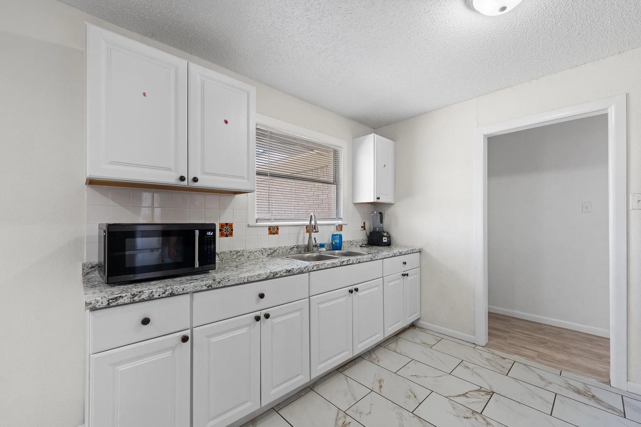 Single Family Residence For Sale in Tarrant County , 5509 Westhaven Drive, Fort Worth, Texas 76132, 3 Bedroom, 2 Bathroom, 2 Garage spaces, 1,323 Sqft, built in 1959, mls#21402924, Real Estate Agent in Fort Worth, Homes For Sale in Tarrant county, Homes For Sale in Fort Worth, Realtor in Fort Worth Texas, Real Estate Brokerage Independent Realty Texas, Luminita Cordes Realtor