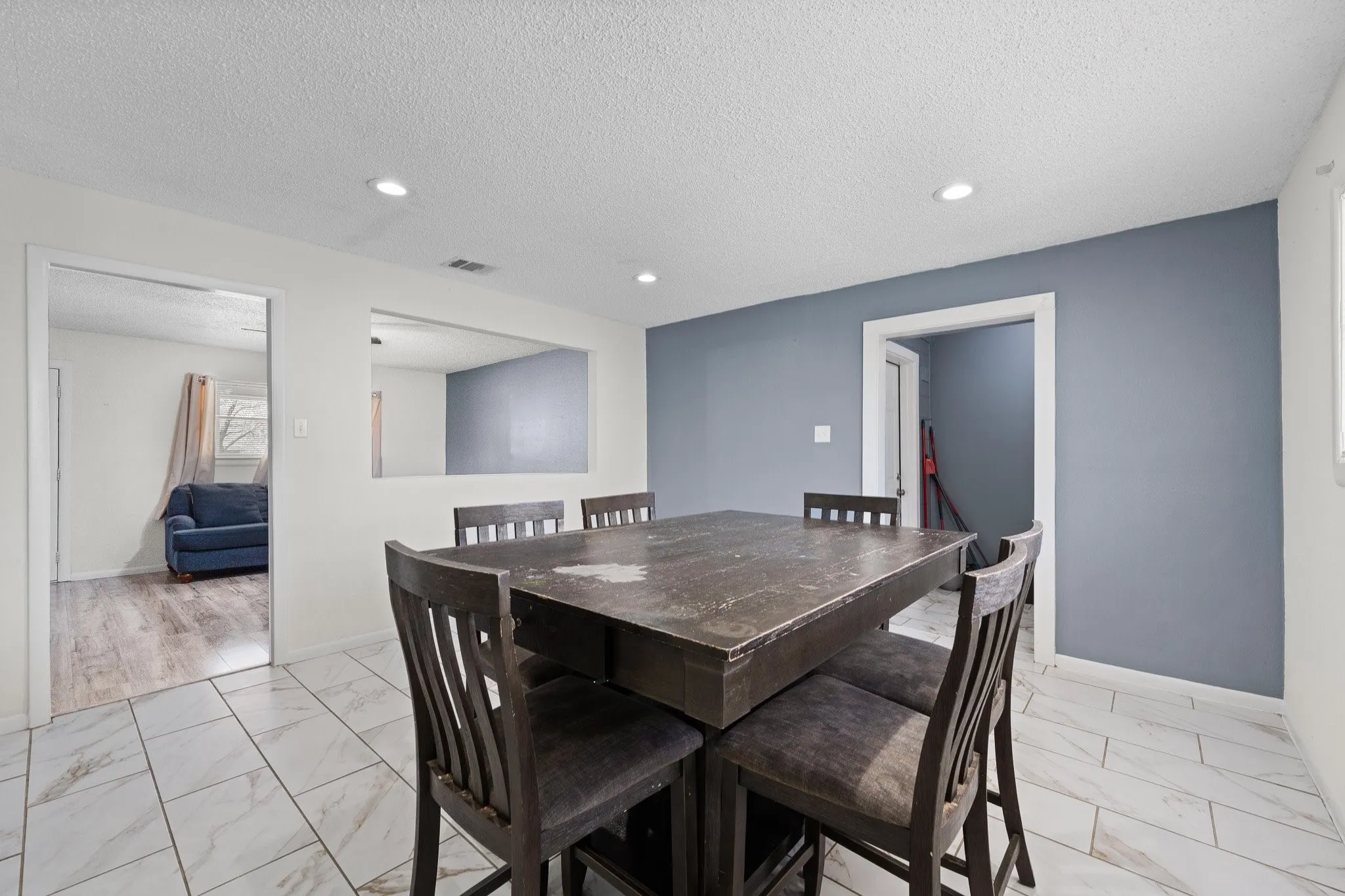 Single Family Residence For Sale in Tarrant County , 5509 Westhaven Drive, Fort Worth, Texas 76132, 3 Bedroom, 2 Bathroom, 2 Garage spaces, 1,323 Sqft, built in 1959, mls#21402924, Real Estate Agent in Fort Worth, Homes For Sale in Tarrant county, Homes For Sale in Fort Worth, Realtor in Fort Worth Texas, Real Estate Brokerage Independent Realty Texas, Luminita Cordes Realtor