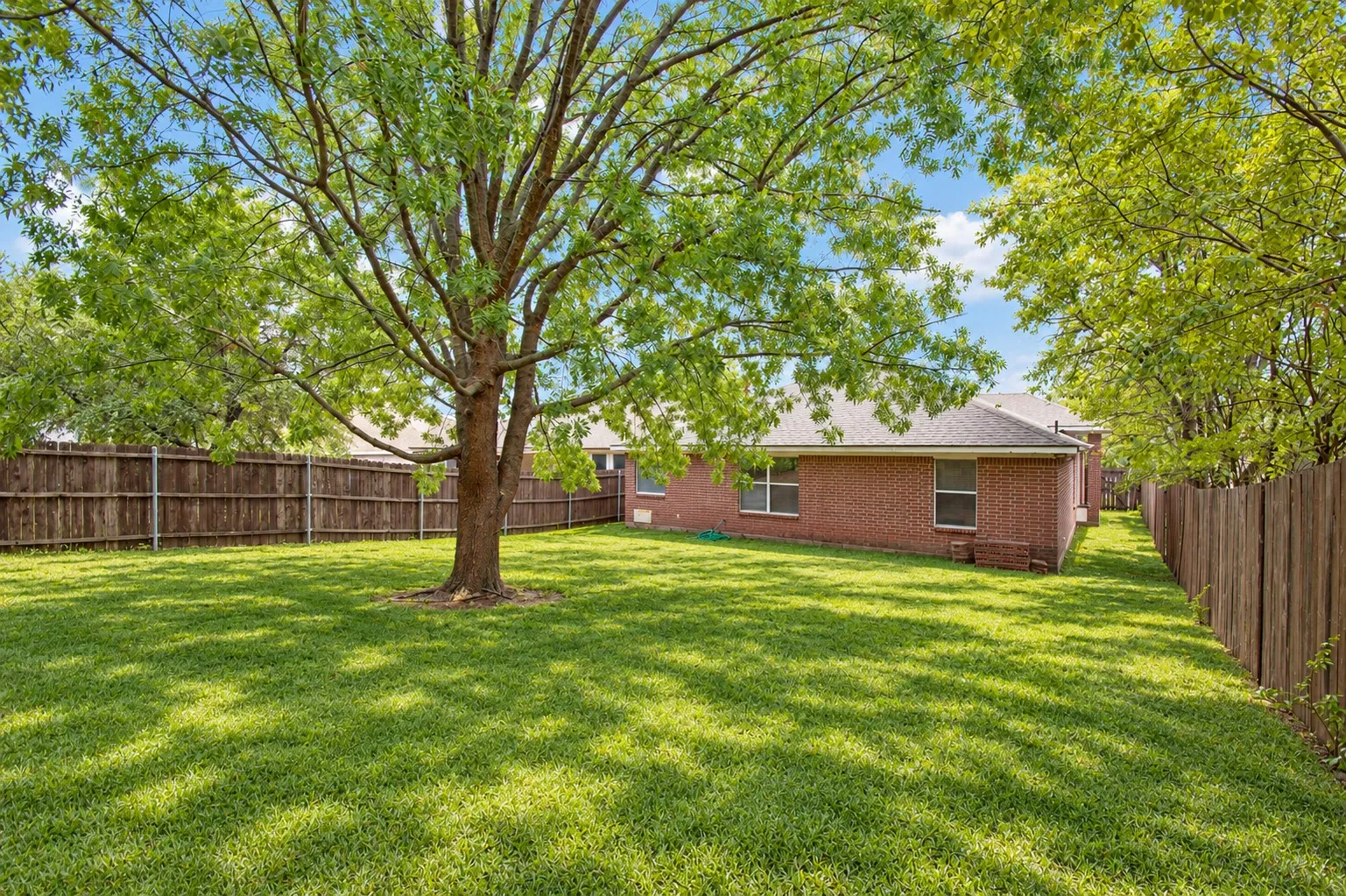 Single Family Residence For Sale in Tarrant County , 6917 Coldwater Canyon Road, Fort Worth, Texas 76132, 3 Bedroom, 2 Bathroom, 2 Garage spaces, 1,821 Sqft, built in 1999, mls#21402914, Real Estate Agent in Fort Worth, Homes For Sale in Tarrant county, Homes For Sale in Fort Worth, Realtor in Fort Worth Texas, Real Estate Brokerage Independent Realty Texas, Luminita Cordes Realtor