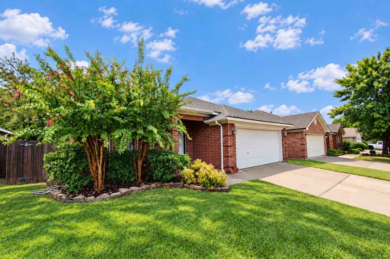 Single Family Residence For Sale in Tarrant County , 6917 Coldwater Canyon Road, Fort Worth, Texas 76132, 3 Bedroom, 2 Bathroom, 2 Garage spaces, 1,821 Sqft, built in 1999, mls#21402914, Real Estate Agent in Fort Worth, Homes For Sale in Tarrant county, Homes For Sale in Fort Worth, Realtor in Fort Worth Texas, Real Estate Brokerage Independent Realty Texas, Luminita Cordes Realtor