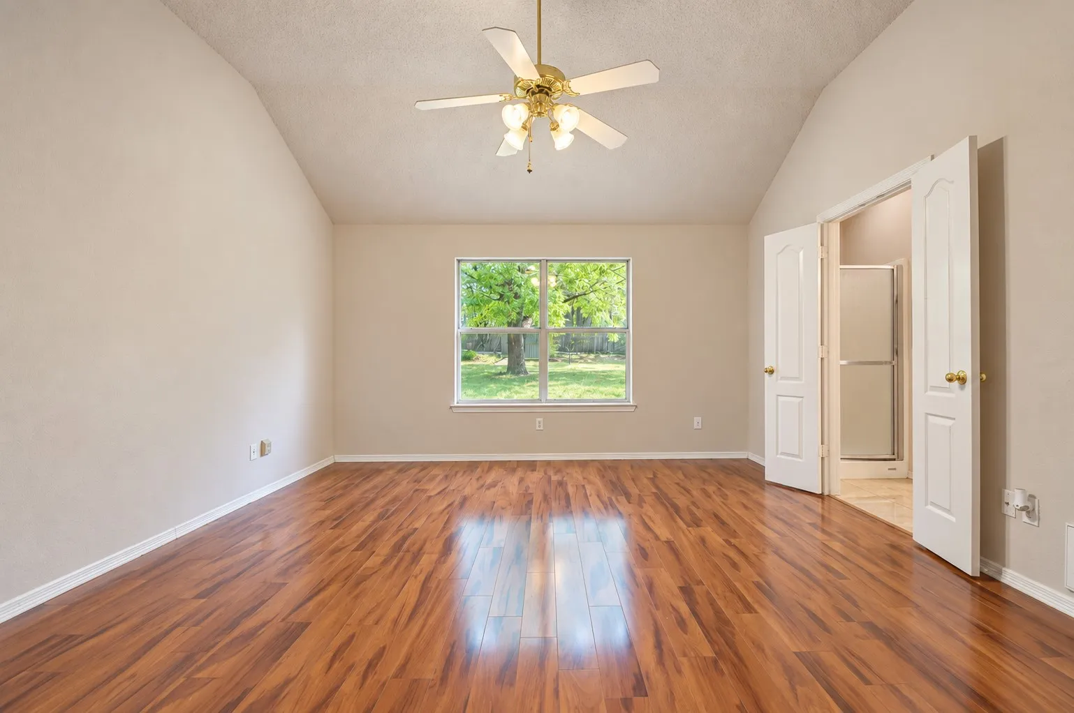 Single Family Residence For Sale in Tarrant County , 6917 Coldwater Canyon Road, Fort Worth, Texas 76132, 3 Bedroom, 2 Bathroom, 2 Garage spaces, 1,821 Sqft, built in 1999, mls#21402914, Real Estate Agent in Fort Worth, Homes For Sale in Tarrant county, Homes For Sale in Fort Worth, Realtor in Fort Worth Texas, Real Estate Brokerage Independent Realty Texas, Luminita Cordes Realtor
