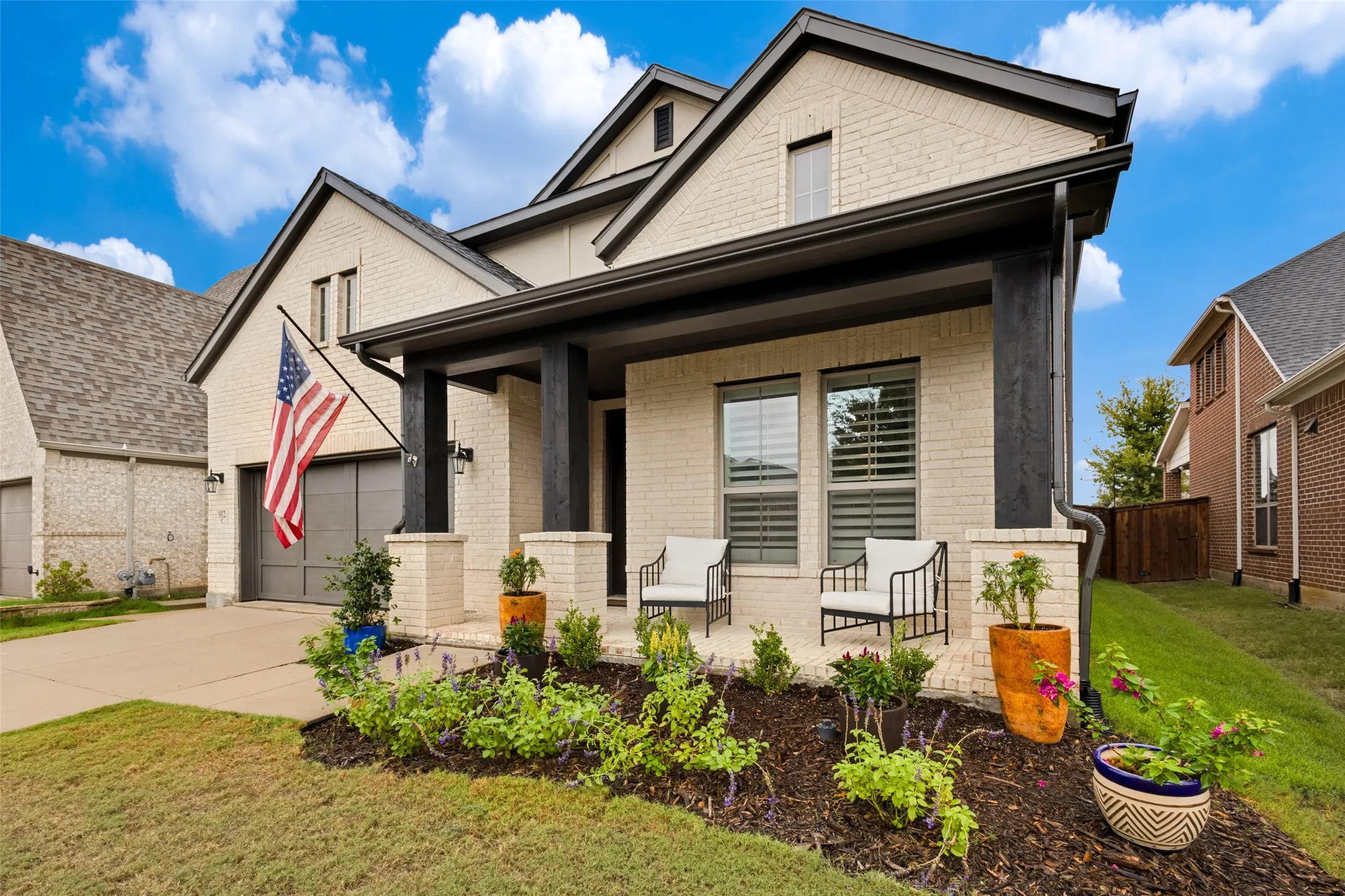 WALKING distance from Frazier Elm. 4 houses down!!