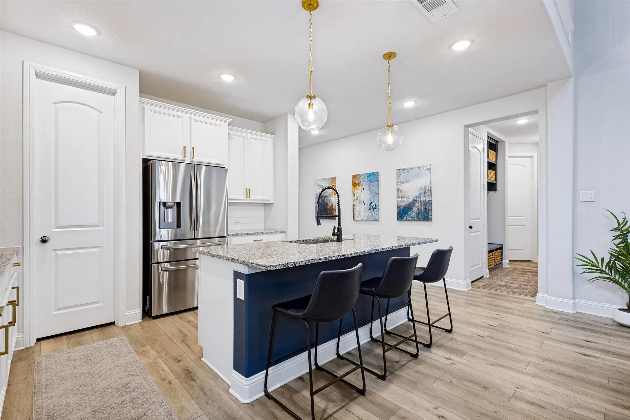 Updated lighting in kitchen, Microwave and dishwasher replaced.