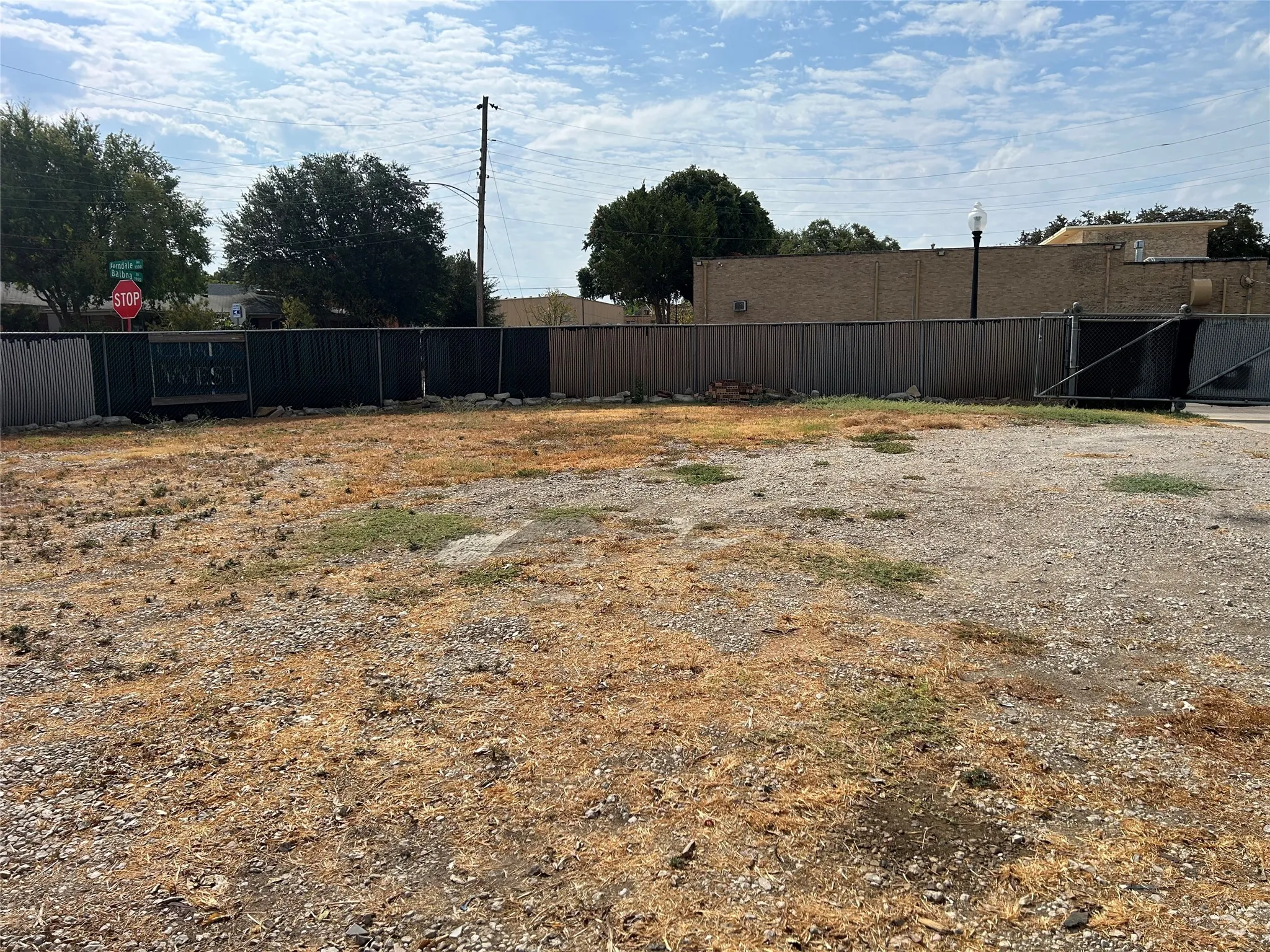 Retail For Rent in Dallas County , 1309 Ferndale Avenue, Dallas, Texas 75224, 0, 0, Garage spaces, 0 Sqft, built in 1950, mls#21402943, Real Estate Agent in Dallas, Homes For Rent in Dallas county, Homes For Rent in Dallas, Realtor in Dallas Texas, Real Estate Brokerage Independent Realty Texas, Luminita Cordes Realtor