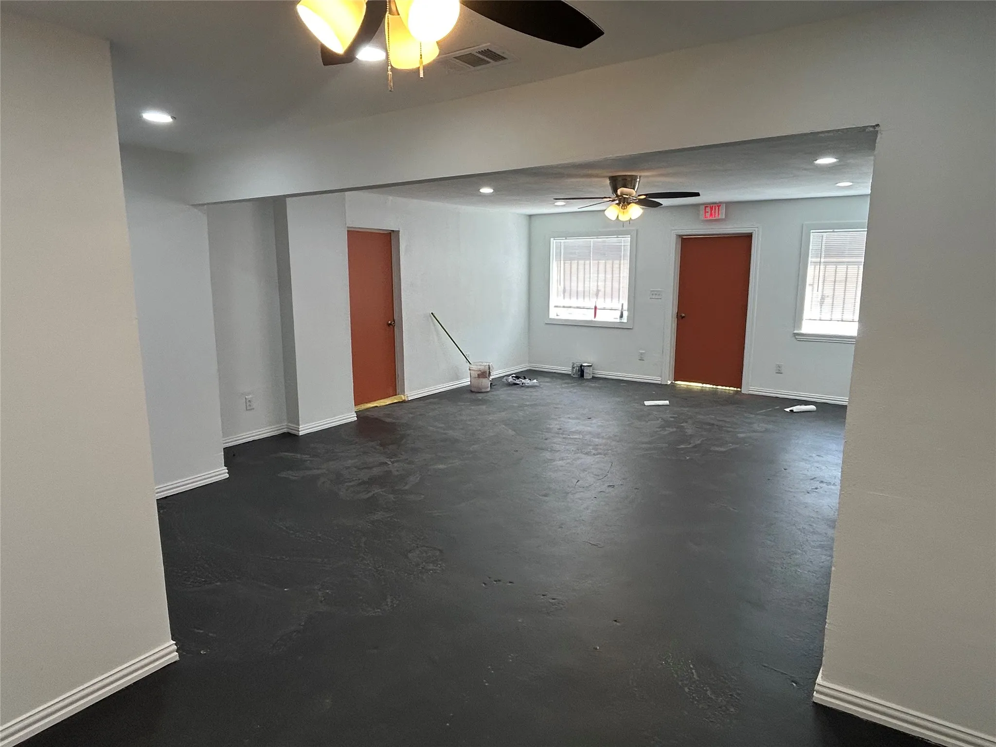 Retail For Rent in Dallas County , 1309 Ferndale Avenue, Dallas, Texas 75224, 0, 0, Garage spaces, 0 Sqft, built in 1950, mls#21402943, Real Estate Agent in Dallas, Homes For Rent in Dallas county, Homes For Rent in Dallas, Realtor in Dallas Texas, Real Estate Brokerage Independent Realty Texas, Luminita Cordes Realtor