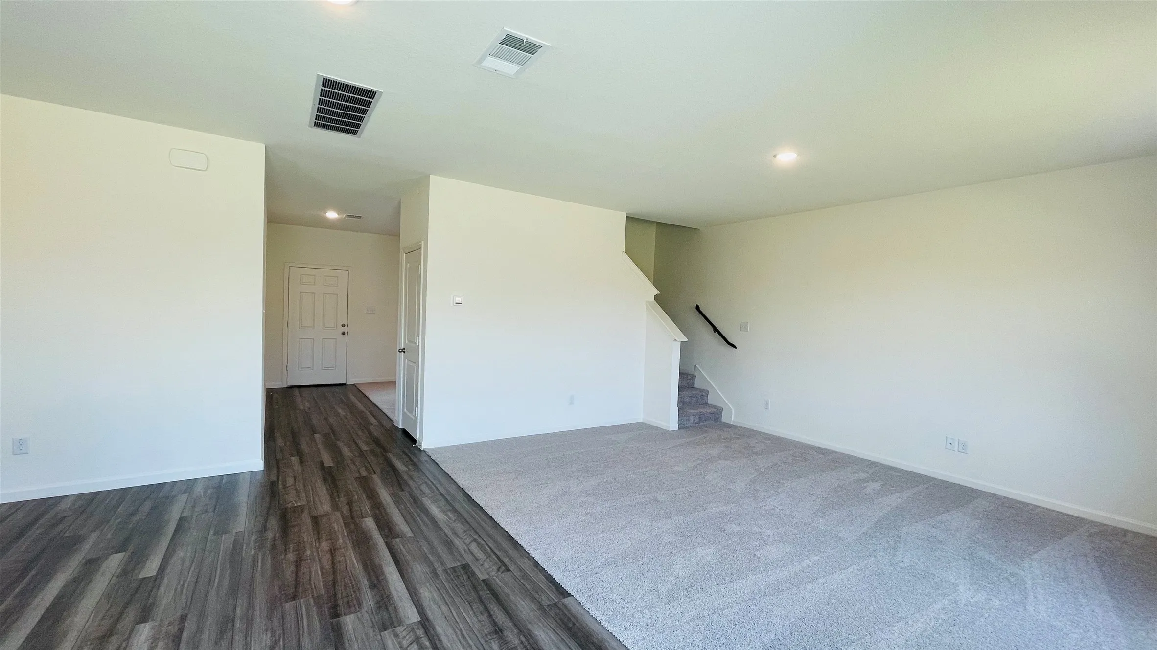 Single Family Residence For Rent in Tarrant County , 26 glen crossings, Edgecliff Village, Texas 76134, 4 Bedroom, 3 Bathroom, 2 Garage spaces, 2,095 Sqft, built in 2023, mls#21402946, Real Estate Agent in Edgecliff Village, Homes For Rent in Tarrant county, Homes For Rent in Edgecliff Village, Realtor in Edgecliff Village Texas, Real Estate Brokerage Independent Realty Texas, Luminita Cordes Realtor