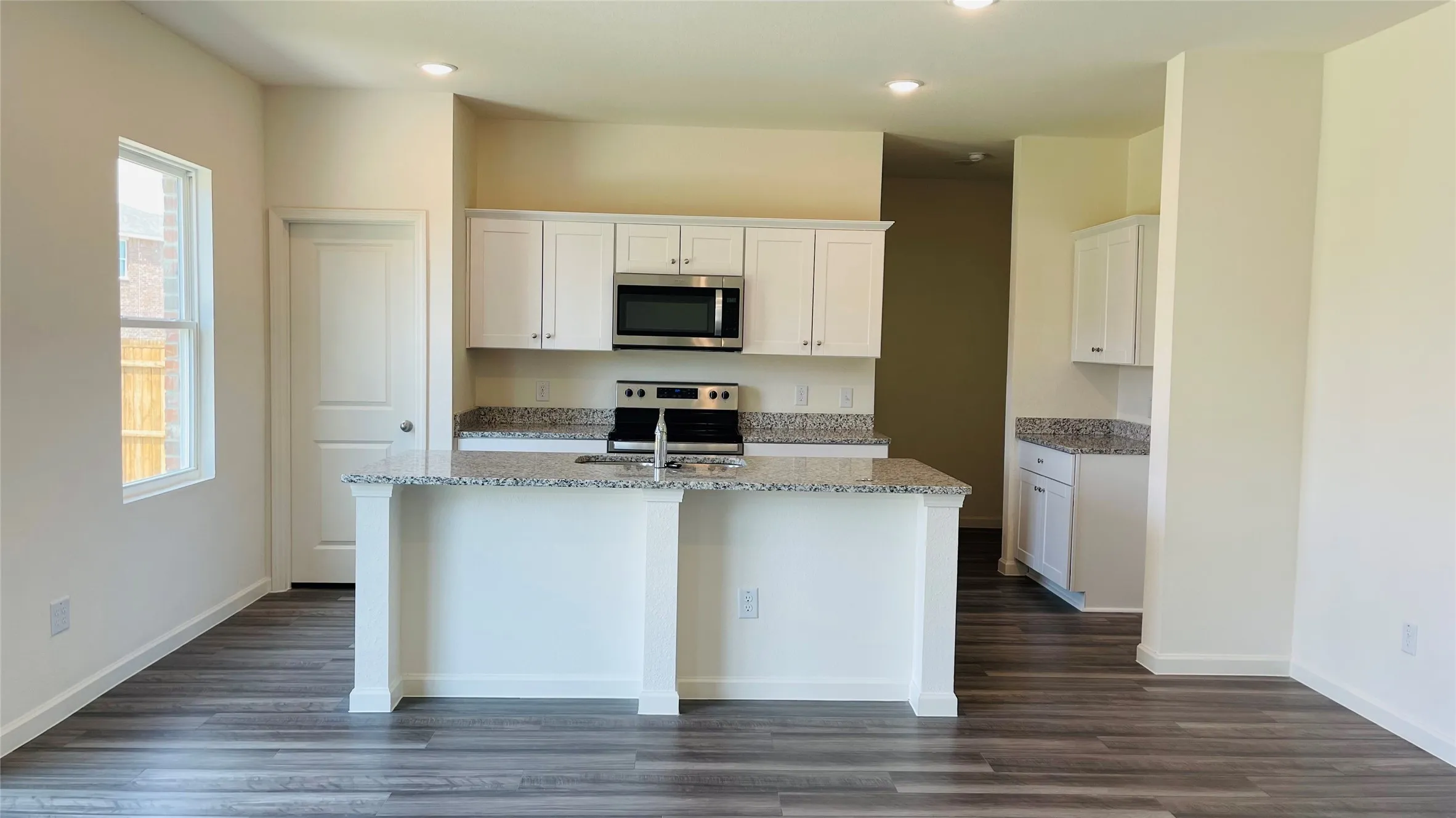 Single Family Residence For Rent in Tarrant County , 26 glen crossings, Edgecliff Village, Texas 76134, 4 Bedroom, 3 Bathroom, 2 Garage spaces, 2,095 Sqft, built in 2023, mls#21402946, Real Estate Agent in Edgecliff Village, Homes For Rent in Tarrant county, Homes For Rent in Edgecliff Village, Realtor in Edgecliff Village Texas, Real Estate Brokerage Independent Realty Texas, Luminita Cordes Realtor