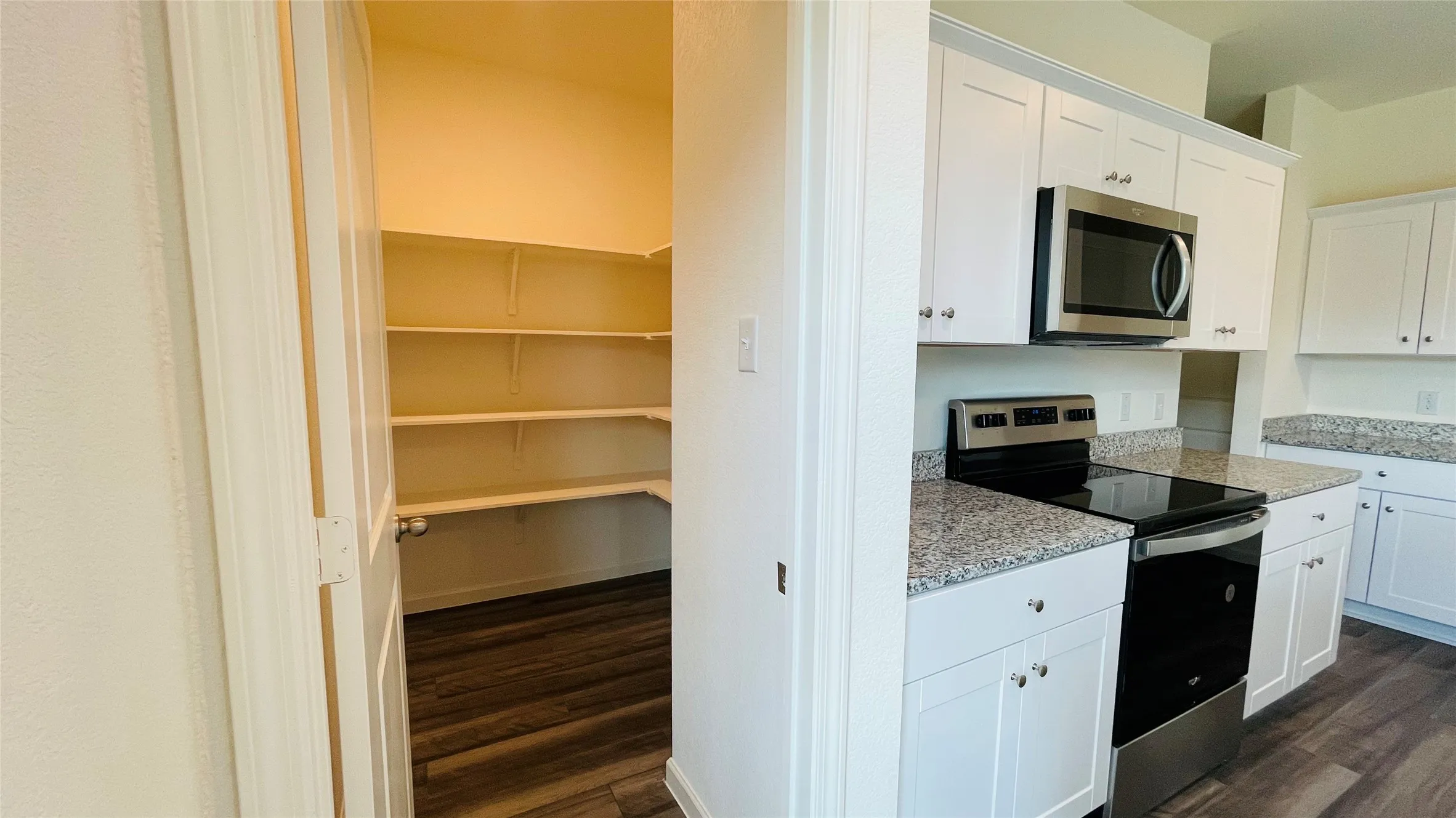 Single Family Residence For Rent in Tarrant County , 26 glen crossings, Edgecliff Village, Texas 76134, 4 Bedroom, 3 Bathroom, 2 Garage spaces, 2,095 Sqft, built in 2023, mls#21402946, Real Estate Agent in Edgecliff Village, Homes For Rent in Tarrant county, Homes For Rent in Edgecliff Village, Realtor in Edgecliff Village Texas, Real Estate Brokerage Independent Realty Texas, Luminita Cordes Realtor