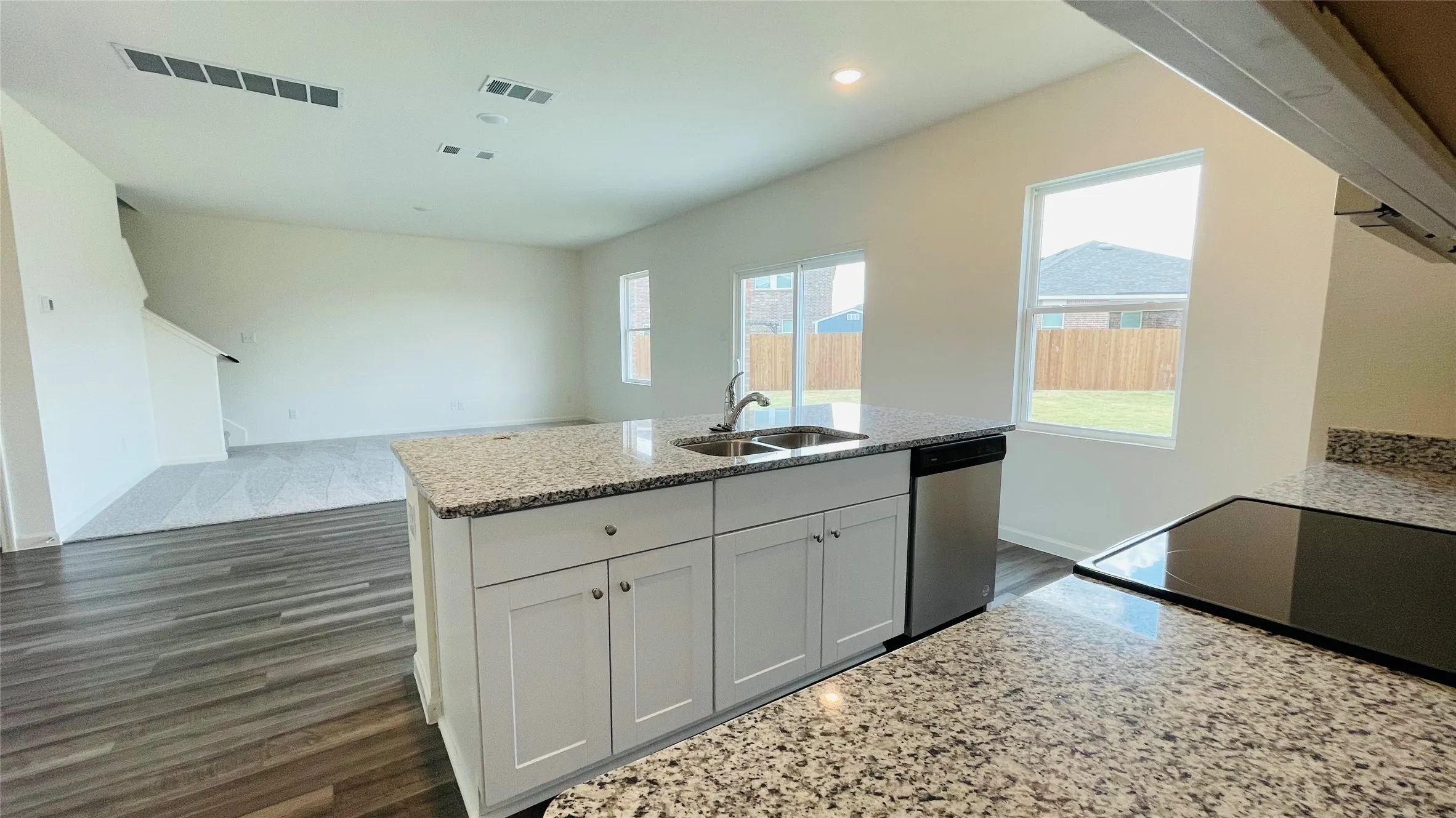 Single Family Residence For Rent in Tarrant County , 26 glen crossings, Edgecliff Village, Texas 76134, 4 Bedroom, 3 Bathroom, 2 Garage spaces, 2,095 Sqft, built in 2023, mls#21402946, Real Estate Agent in Edgecliff Village, Homes For Rent in Tarrant county, Homes For Rent in Edgecliff Village, Realtor in Edgecliff Village Texas, Real Estate Brokerage Independent Realty Texas, Luminita Cordes Realtor