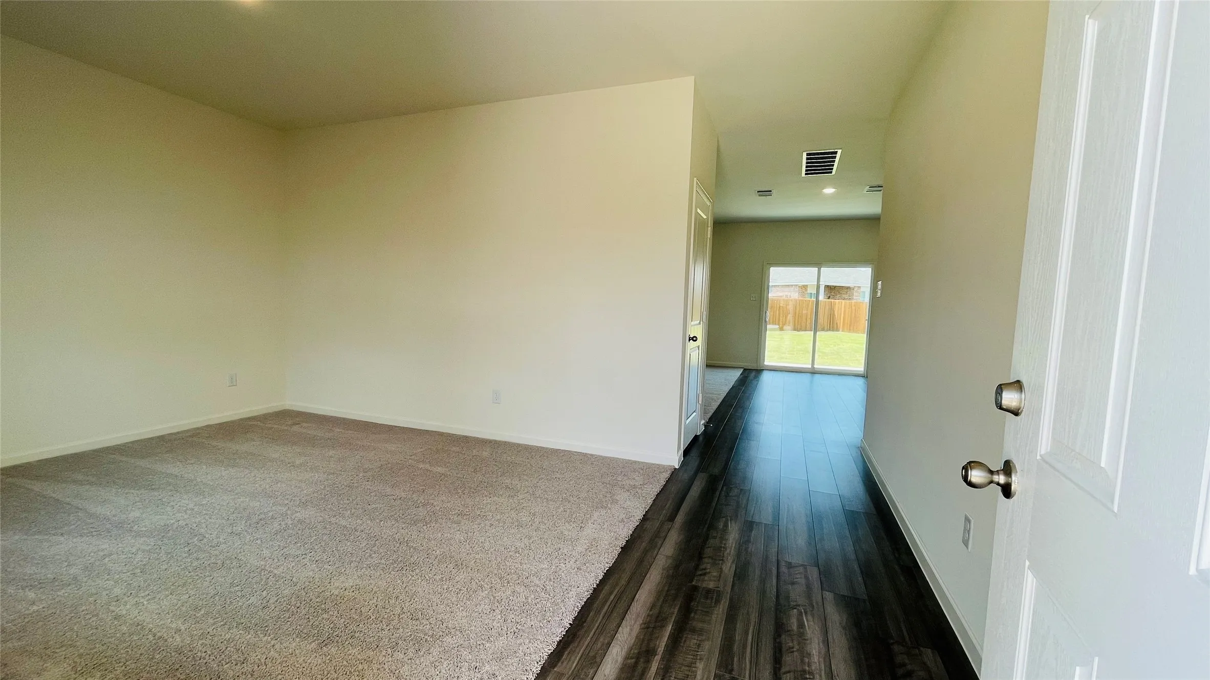 Single Family Residence For Rent in Tarrant County , 26 glen crossings, Edgecliff Village, Texas 76134, 4 Bedroom, 3 Bathroom, 2 Garage spaces, 2,095 Sqft, built in 2023, mls#21402946, Real Estate Agent in Edgecliff Village, Homes For Rent in Tarrant county, Homes For Rent in Edgecliff Village, Realtor in Edgecliff Village Texas, Real Estate Brokerage Independent Realty Texas, Luminita Cordes Realtor