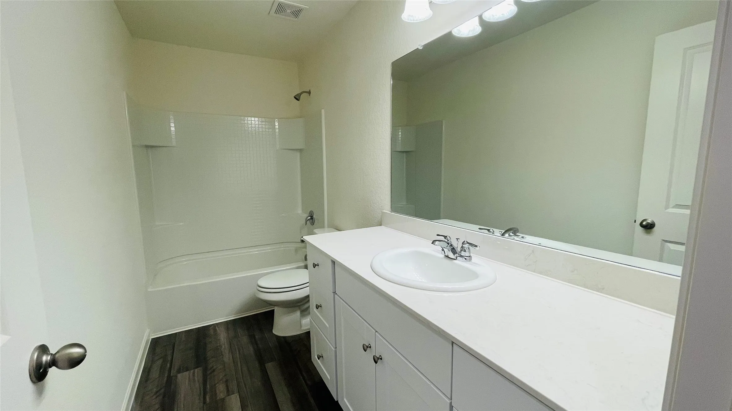 Single Family Residence For Rent in Tarrant County , 26 glen crossings, Edgecliff Village, Texas 76134, 4 Bedroom, 3 Bathroom, 2 Garage spaces, 2,095 Sqft, built in 2023, mls#21402946, Real Estate Agent in Edgecliff Village, Homes For Rent in Tarrant county, Homes For Rent in Edgecliff Village, Realtor in Edgecliff Village Texas, Real Estate Brokerage Independent Realty Texas, Luminita Cordes Realtor