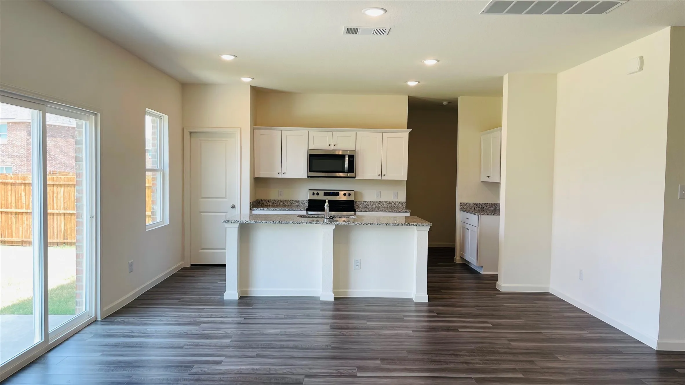 Single Family Residence For Rent in Tarrant County , 26 glen crossings, Edgecliff Village, Texas 76134, 4 Bedroom, 3 Bathroom, 2 Garage spaces, 2,095 Sqft, built in 2023, mls#21402946, Real Estate Agent in Edgecliff Village, Homes For Rent in Tarrant county, Homes For Rent in Edgecliff Village, Realtor in Edgecliff Village Texas, Real Estate Brokerage Independent Realty Texas, Luminita Cordes Realtor