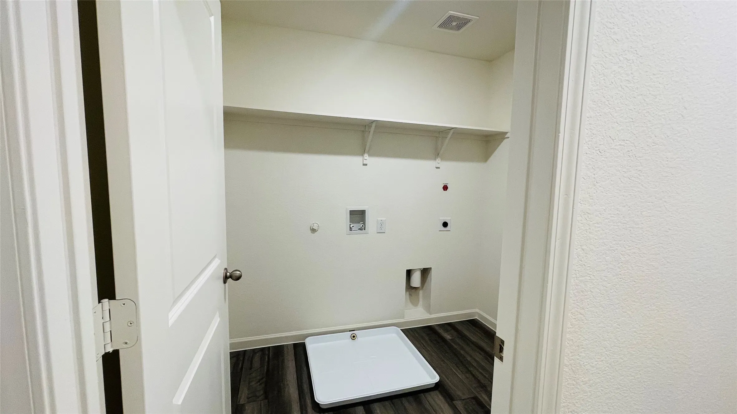 Single Family Residence For Rent in Tarrant County , 26 glen crossings, Edgecliff Village, Texas 76134, 4 Bedroom, 3 Bathroom, 2 Garage spaces, 2,095 Sqft, built in 2023, mls#21402946, Real Estate Agent in Edgecliff Village, Homes For Rent in Tarrant county, Homes For Rent in Edgecliff Village, Realtor in Edgecliff Village Texas, Real Estate Brokerage Independent Realty Texas, Luminita Cordes Realtor