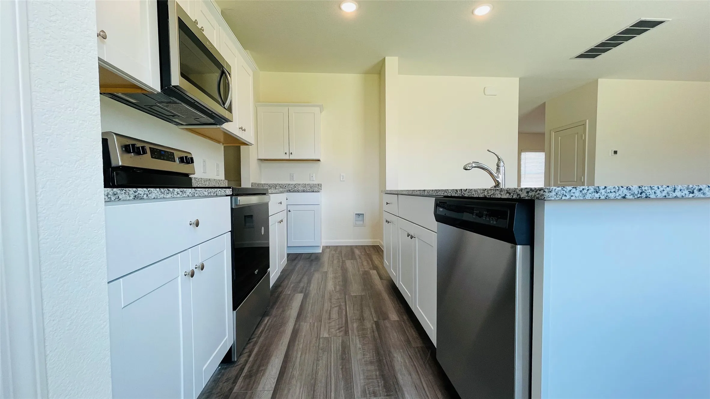 Single Family Residence For Rent in Tarrant County , 26 glen crossings, Edgecliff Village, Texas 76134, 4 Bedroom, 3 Bathroom, 2 Garage spaces, 2,095 Sqft, built in 2023, mls#21402946, Real Estate Agent in Edgecliff Village, Homes For Rent in Tarrant county, Homes For Rent in Edgecliff Village, Realtor in Edgecliff Village Texas, Real Estate Brokerage Independent Realty Texas, Luminita Cordes Realtor