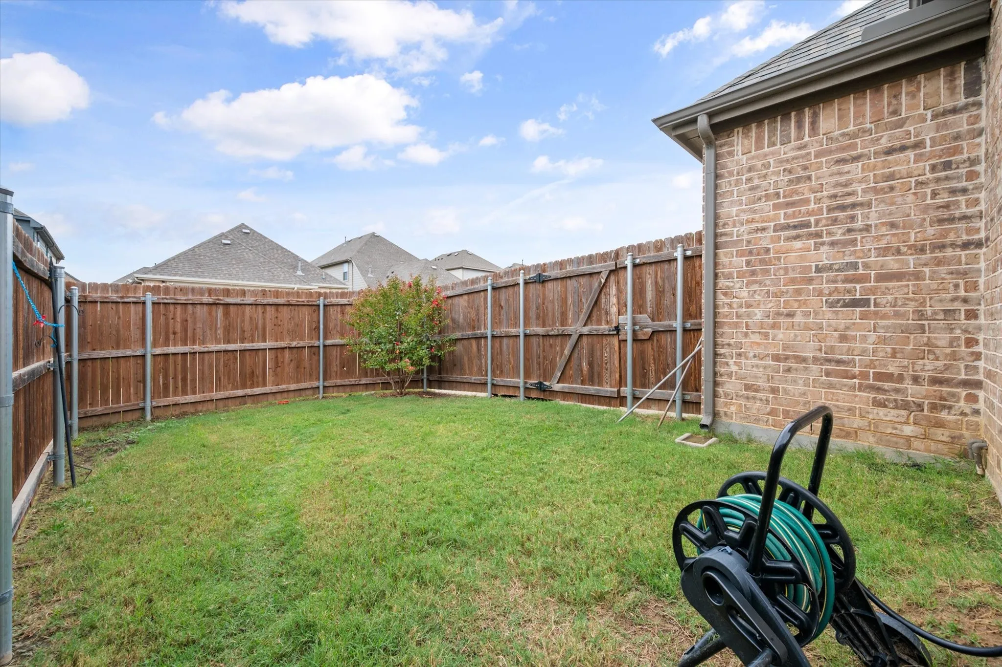 Single Family Residence For Sale in Tarrant County , 9364 Sunrise Trail, Fort Worth, Texas 76118, 3 Bedroom, 2 Bathroom, 2 Garage spaces, 1,758 Sqft, built in 2020, mls#21400832, Real Estate Agent in Fort Worth, Homes For Sale in Tarrant county, Homes For Sale in Fort Worth, Realtor in Fort Worth Texas, Real Estate Brokerage Independent Realty Texas, Luminita Cordes Realtor