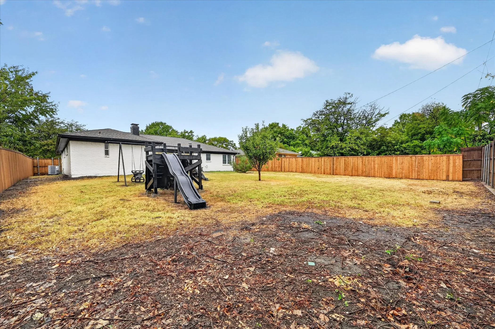 Single Family Residence For Sale in Collin County , 902 Ridgefield Drive, Plano, Texas 75075, 3 Bedroom, 2 Bathroom, 2 Garage spaces, 1,844 Sqft, built in 1966, mls#21402958, Real Estate Agent in Plano, Homes For Sale in Collin county, Homes For Sale in Plano, Realtor in Plano Texas, Real Estate Brokerage Independent Realty Texas, Luminita Cordes Realtor