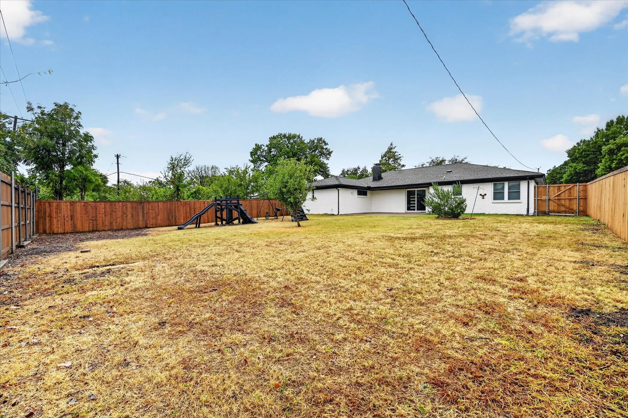 Single Family Residence For Sale in Collin County , 902 Ridgefield Drive, Plano, Texas 75075, 3 Bedroom, 2 Bathroom, 2 Garage spaces, 1,844 Sqft, built in 1966, mls#21402958, Real Estate Agent in Plano, Homes For Sale in Collin county, Homes For Sale in Plano, Realtor in Plano Texas, Real Estate Brokerage Independent Realty Texas, Luminita Cordes Realtor