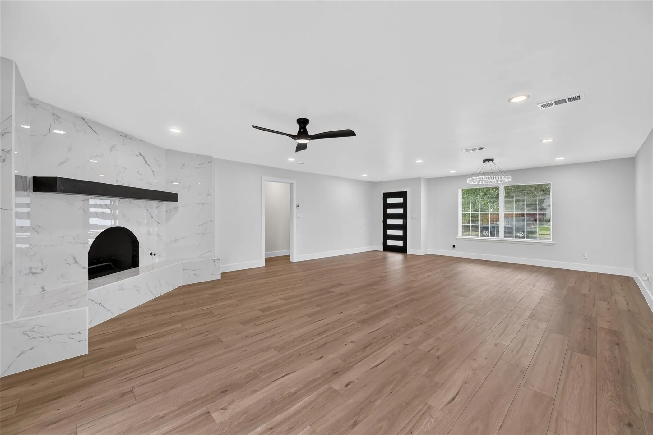 Single Family Residence For Sale in Collin County , 902 Ridgefield Drive, Plano, Texas 75075, 3 Bedroom, 2 Bathroom, 2 Garage spaces, 1,844 Sqft, built in 1966, mls#21402958, Real Estate Agent in Plano, Homes For Sale in Collin county, Homes For Sale in Plano, Realtor in Plano Texas, Real Estate Brokerage Independent Realty Texas, Luminita Cordes Realtor