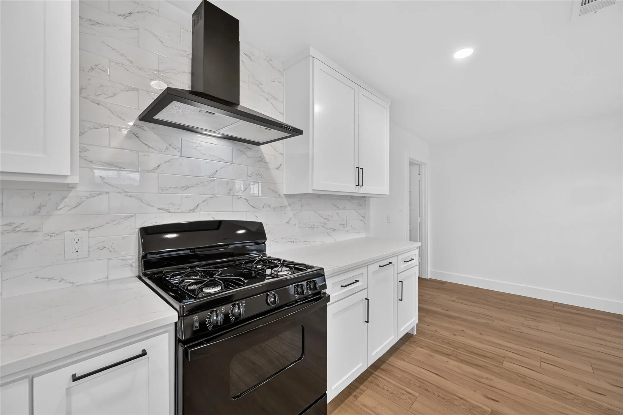 Single Family Residence For Sale in Collin County , 902 Ridgefield Drive, Plano, Texas 75075, 3 Bedroom, 2 Bathroom, 2 Garage spaces, 1,844 Sqft, built in 1966, mls#21402958, Real Estate Agent in Plano, Homes For Sale in Collin county, Homes For Sale in Plano, Realtor in Plano Texas, Real Estate Brokerage Independent Realty Texas, Luminita Cordes Realtor