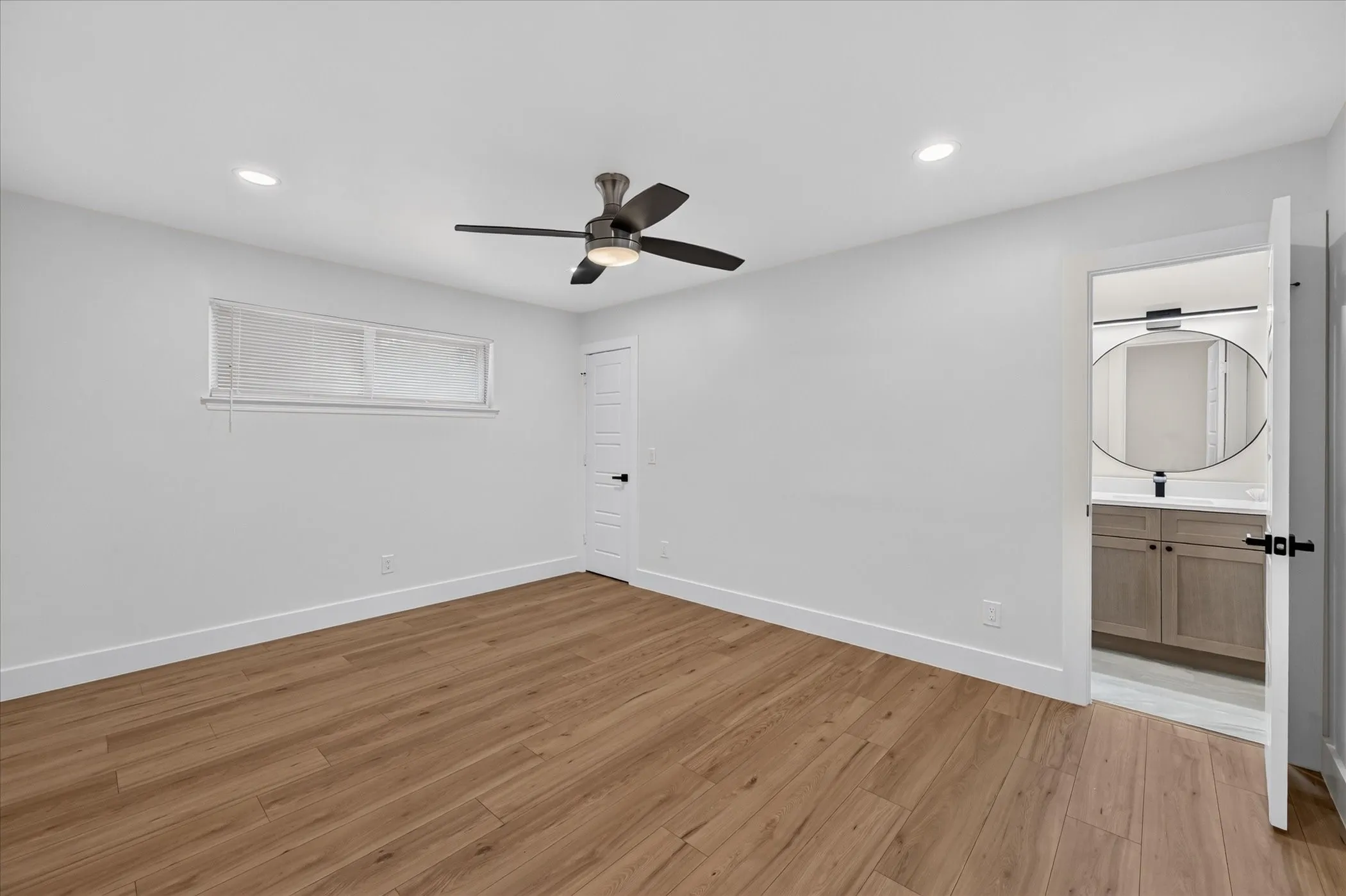 Single Family Residence For Sale in Collin County , 902 Ridgefield Drive, Plano, Texas 75075, 3 Bedroom, 2 Bathroom, 2 Garage spaces, 1,844 Sqft, built in 1966, mls#21402958, Real Estate Agent in Plano, Homes For Sale in Collin county, Homes For Sale in Plano, Realtor in Plano Texas, Real Estate Brokerage Independent Realty Texas, Luminita Cordes Realtor