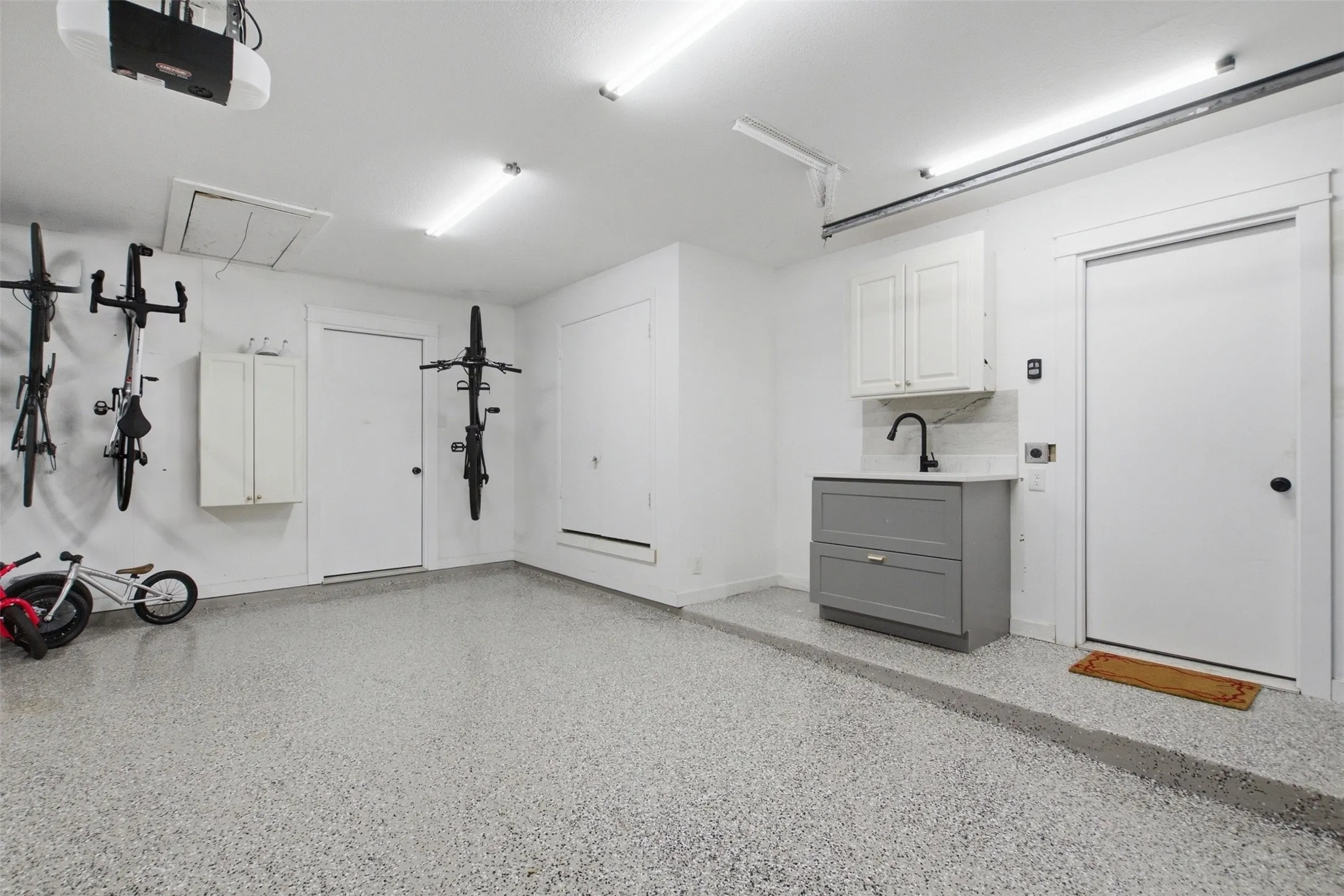 Single Family Residence For Sale in Dallas County , 1902 Baylor Drive, Richardson, Texas 75081, 3 Bedroom, 2 Bathroom, 2 Garage spaces, 1,821 Sqft, built in 1973, mls#21402904, Real Estate Agent in Richardson, Homes For Sale in Dallas county, Homes For Sale in Richardson, Realtor in Richardson Texas, Real Estate Brokerage Independent Realty Texas, Luminita Cordes Realtor