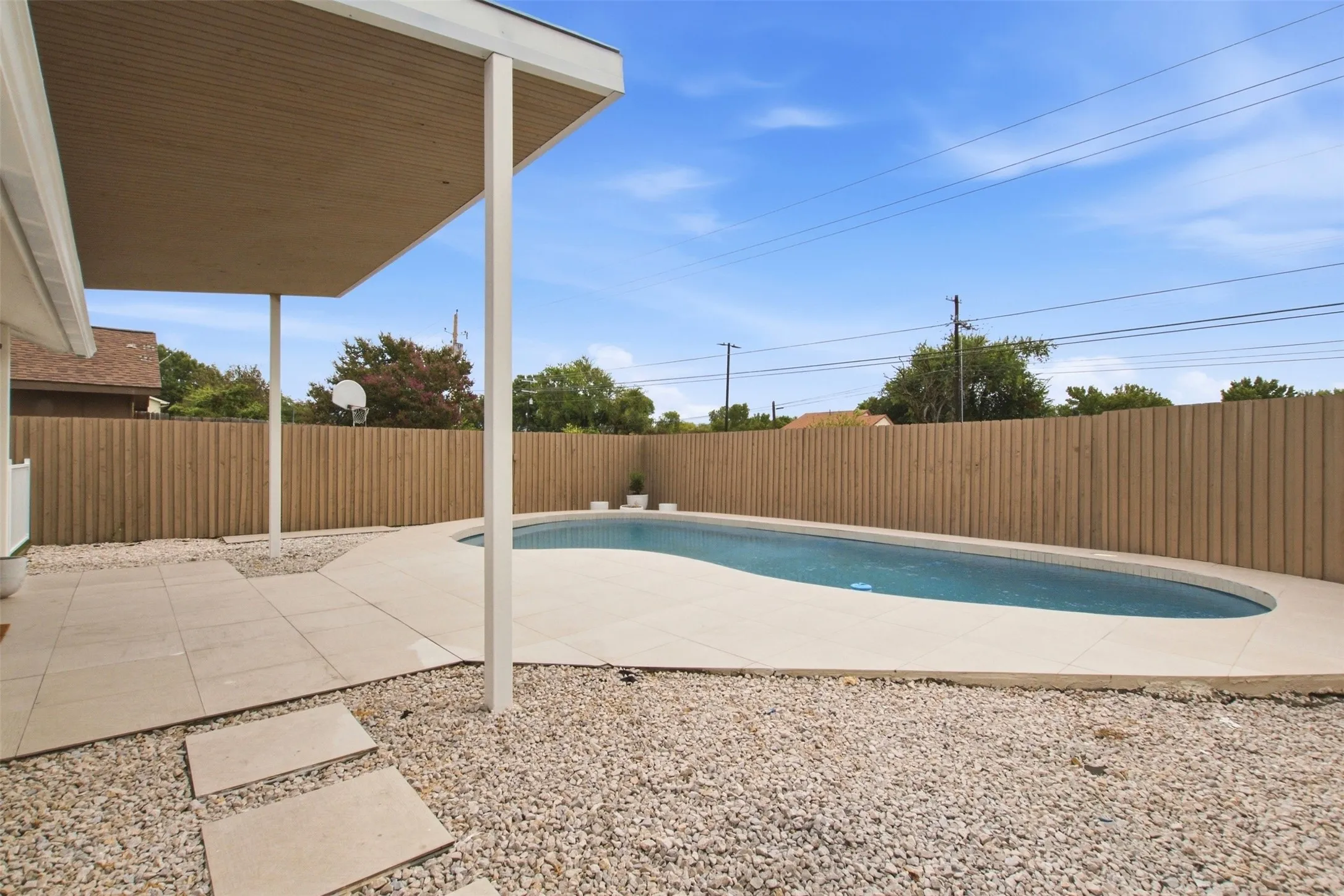 Single Family Residence For Sale in Dallas County , 1902 Baylor Drive, Richardson, Texas 75081, 3 Bedroom, 2 Bathroom, 2 Garage spaces, 1,821 Sqft, built in 1973, mls#21402904, Real Estate Agent in Richardson, Homes For Sale in Dallas county, Homes For Sale in Richardson, Realtor in Richardson Texas, Real Estate Brokerage Independent Realty Texas, Luminita Cordes Realtor