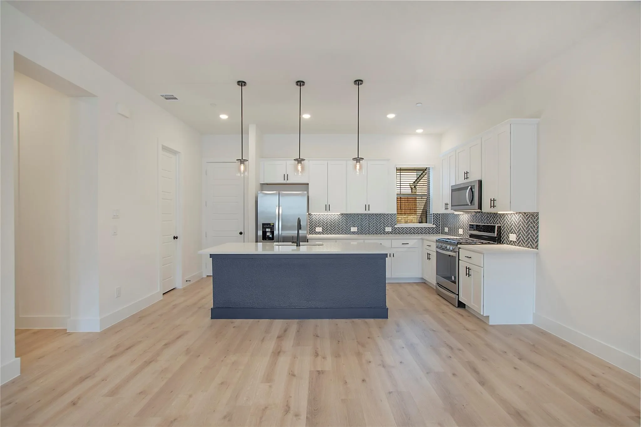 Townhouse For Rent in Collin County , 1220 Eureka Springs Street, Celina, Texas 75078, 4 Bedroom, 3 Bathroom, 2 Garage spaces, 1,970 Sqft, built in 2025, mls#21402959, Real Estate Agent in Celina, Homes For Rent in Collin county, Homes For Rent in Celina, Realtor in Celina Texas, Real Estate Brokerage Independent Realty Texas, Luminita Cordes Realtor