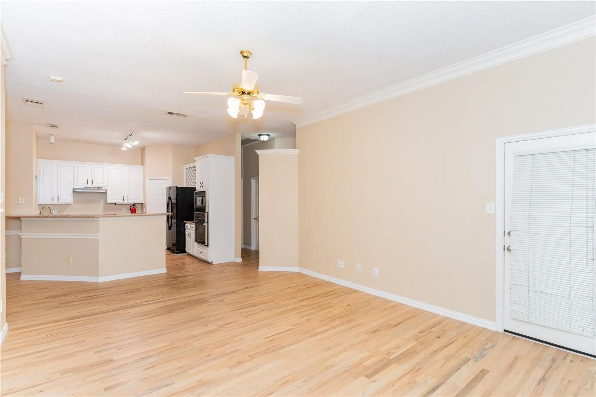 Single Family Residence For Rent in Denton County , 669 Nottingham Drive, Coppell, Texas 75019, 4 Bedroom, 3 Bathroom, 2 Garage spaces, 2,628 Sqft, built in 1992, mls#21402953, Real Estate Agent in Coppell, Homes For Rent in Denton county, Homes For Rent in Coppell, Realtor in Coppell Texas, Real Estate Brokerage Independent Realty Texas, Luminita Cordes Realtor