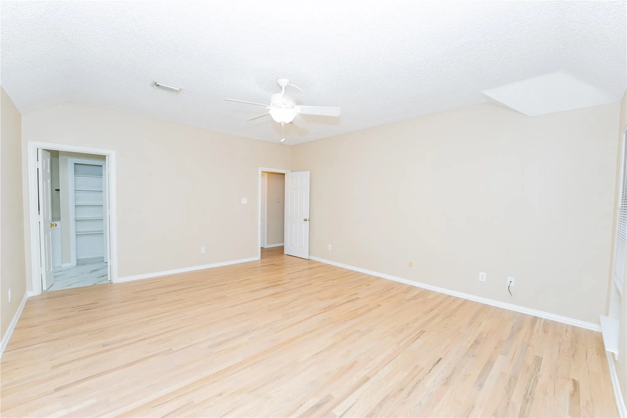 Single Family Residence For Rent in Denton County , 669 Nottingham Drive, Coppell, Texas 75019, 4 Bedroom, 3 Bathroom, 2 Garage spaces, 2,628 Sqft, built in 1992, mls#21402953, Real Estate Agent in Coppell, Homes For Rent in Denton county, Homes For Rent in Coppell, Realtor in Coppell Texas, Real Estate Brokerage Independent Realty Texas, Luminita Cordes Realtor