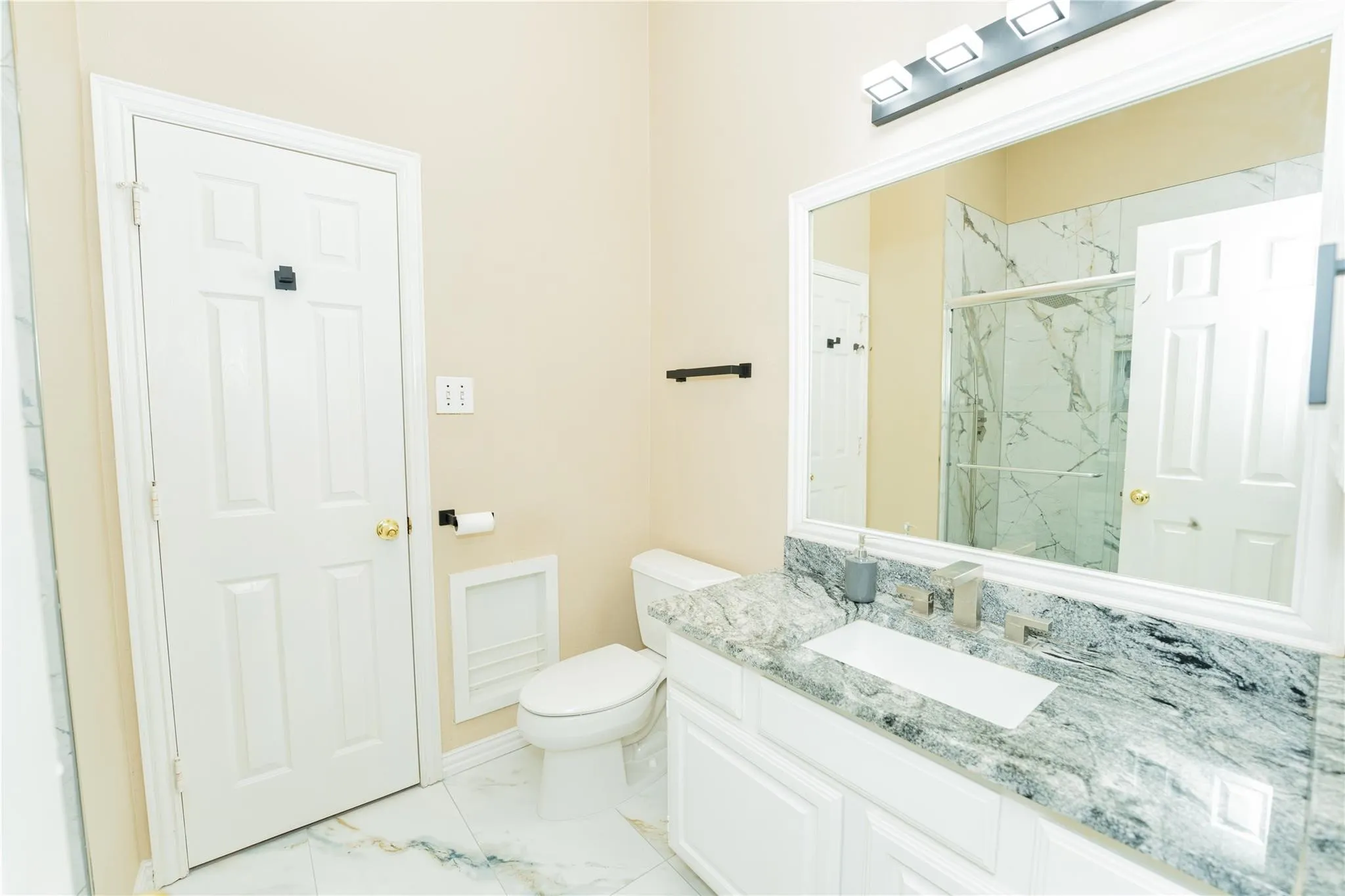Single Family Residence For Rent in Denton County , 669 Nottingham Drive, Coppell, Texas 75019, 4 Bedroom, 3 Bathroom, 2 Garage spaces, 2,628 Sqft, built in 1992, mls#21402953, Real Estate Agent in Coppell, Homes For Rent in Denton county, Homes For Rent in Coppell, Realtor in Coppell Texas, Real Estate Brokerage Independent Realty Texas, Luminita Cordes Realtor