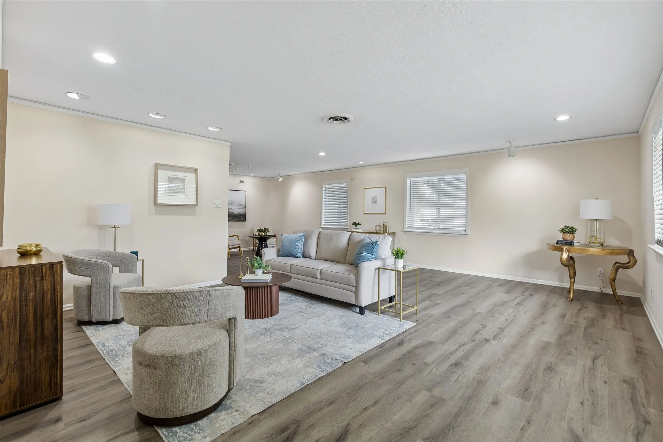 Single Family Residence For Rent in Dallas County , 7431 Midbury Drive, Dallas, Texas 75230, 3 Bedroom, 2 Bathroom, 2 Garage spaces, 2,568 Sqft, built in 1954, mls#21402931, Real Estate Agent in Dallas, Homes For Rent in Dallas county, Homes For Rent in Dallas, Realtor in Dallas Texas, Real Estate Brokerage Independent Realty Texas, Luminita Cordes Realtor