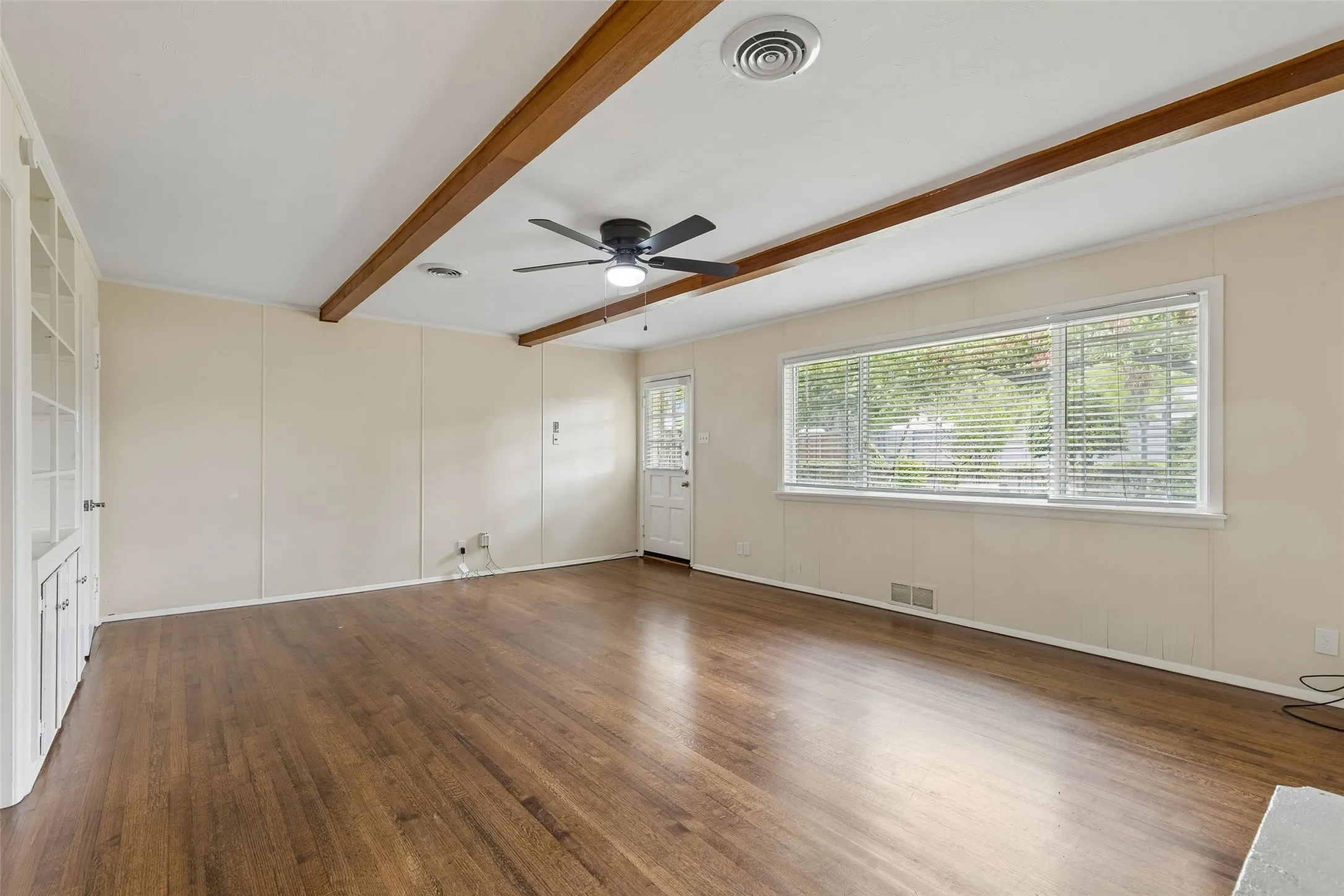 Single Family Residence For Rent in Dallas County , 7431 Midbury Drive, Dallas, Texas 75230, 3 Bedroom, 2 Bathroom, 2 Garage spaces, 2,568 Sqft, built in 1954, mls#21402931, Real Estate Agent in Dallas, Homes For Rent in Dallas county, Homes For Rent in Dallas, Realtor in Dallas Texas, Real Estate Brokerage Independent Realty Texas, Luminita Cordes Realtor