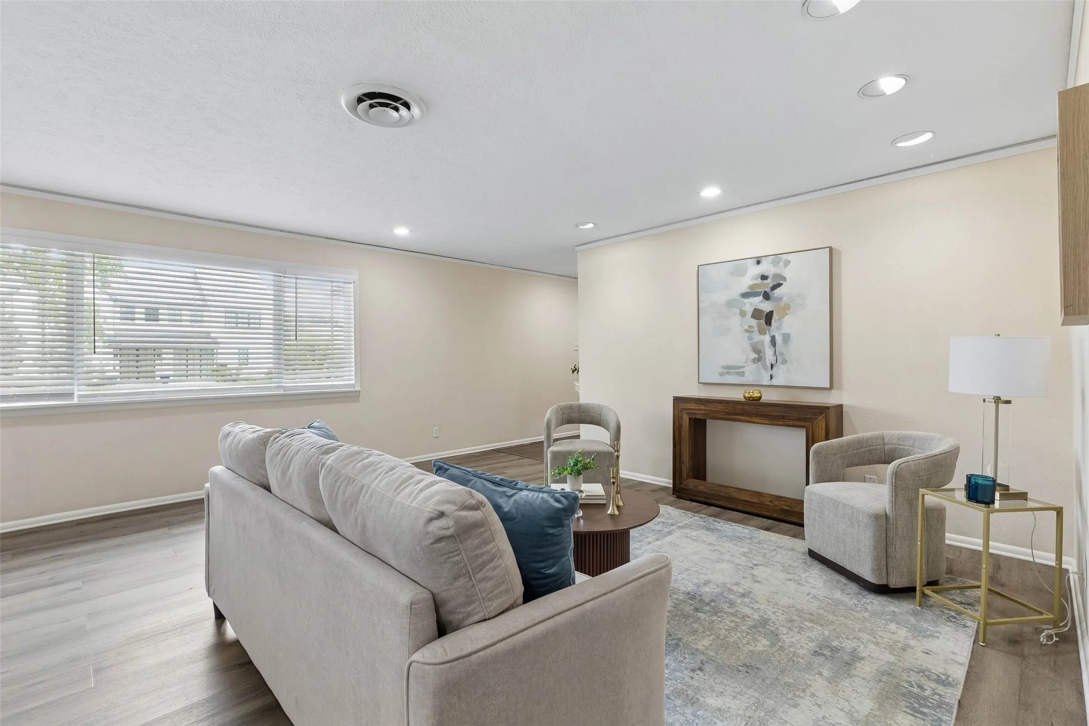 Single Family Residence For Rent in Dallas County , 7431 Midbury Drive, Dallas, Texas 75230, 3 Bedroom, 2 Bathroom, 2 Garage spaces, 2,568 Sqft, built in 1954, mls#21402931, Real Estate Agent in Dallas, Homes For Rent in Dallas county, Homes For Rent in Dallas, Realtor in Dallas Texas, Real Estate Brokerage Independent Realty Texas, Luminita Cordes Realtor