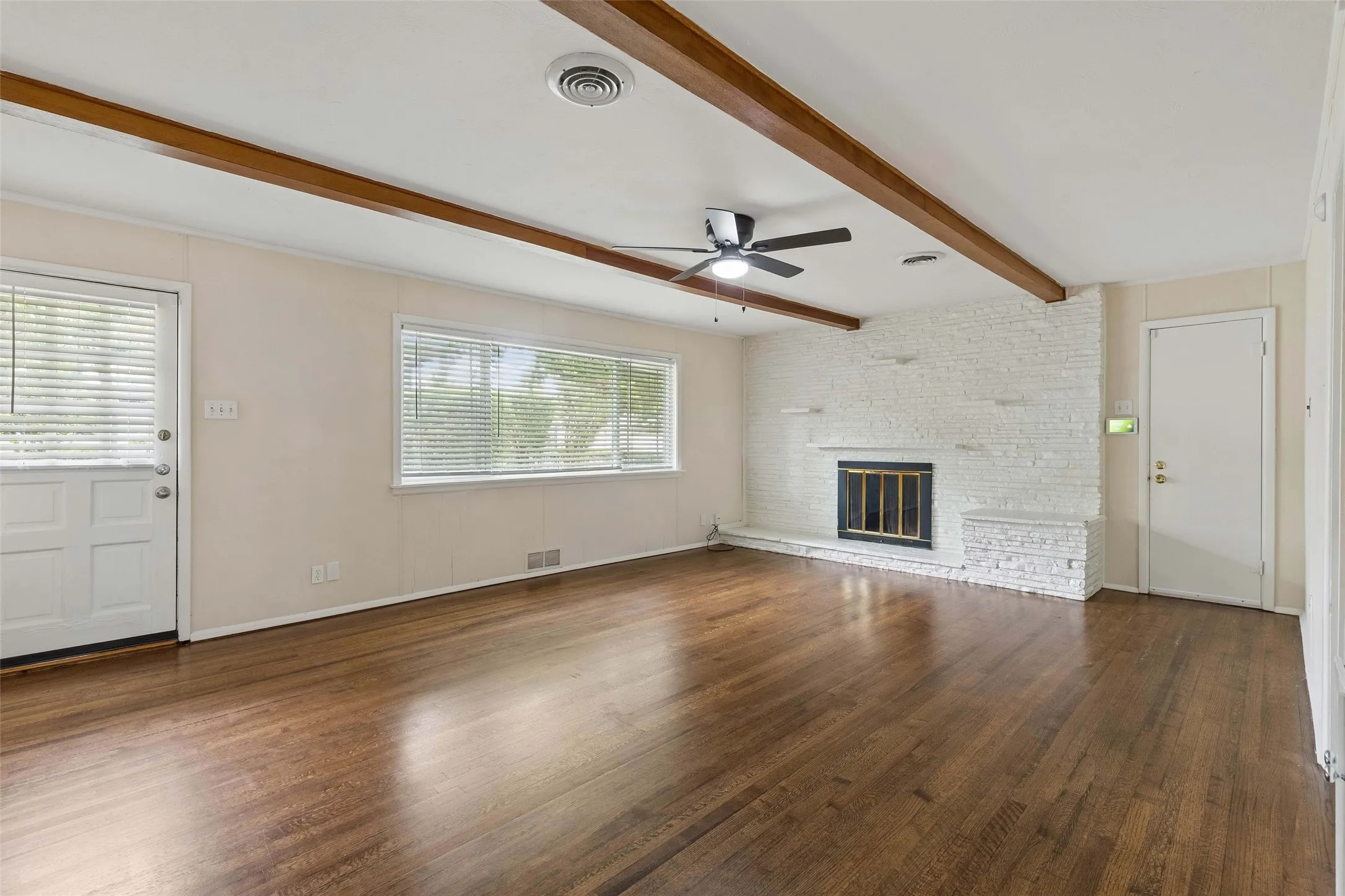 Single Family Residence For Rent in Dallas County , 7431 Midbury Drive, Dallas, Texas 75230, 3 Bedroom, 2 Bathroom, 2 Garage spaces, 2,568 Sqft, built in 1954, mls#21402931, Real Estate Agent in Dallas, Homes For Rent in Dallas county, Homes For Rent in Dallas, Realtor in Dallas Texas, Real Estate Brokerage Independent Realty Texas, Luminita Cordes Realtor